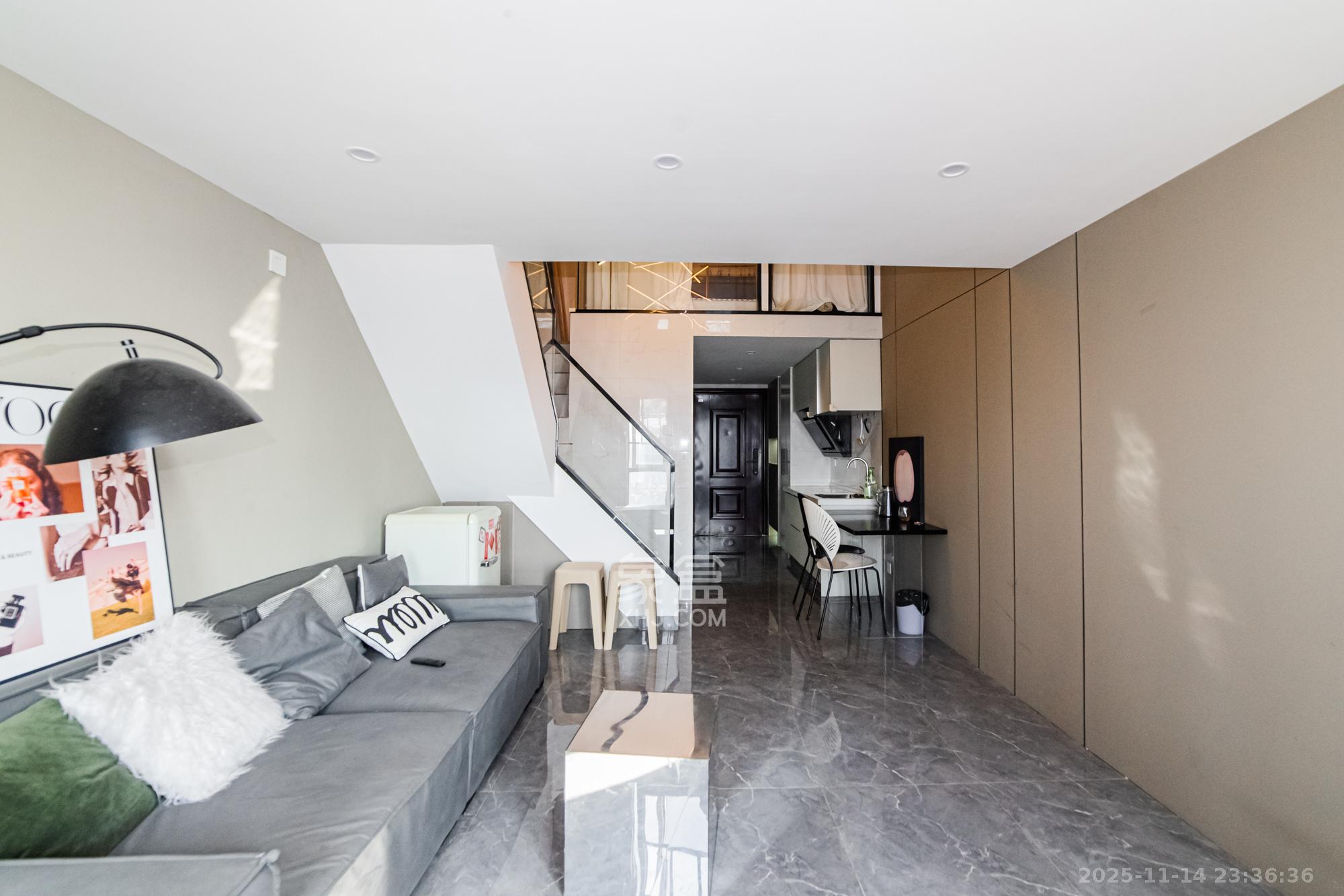 润和国际广场 2室2厅1卫 43.8万 润和国际广场 2室2厅1卫 43.8万客厅