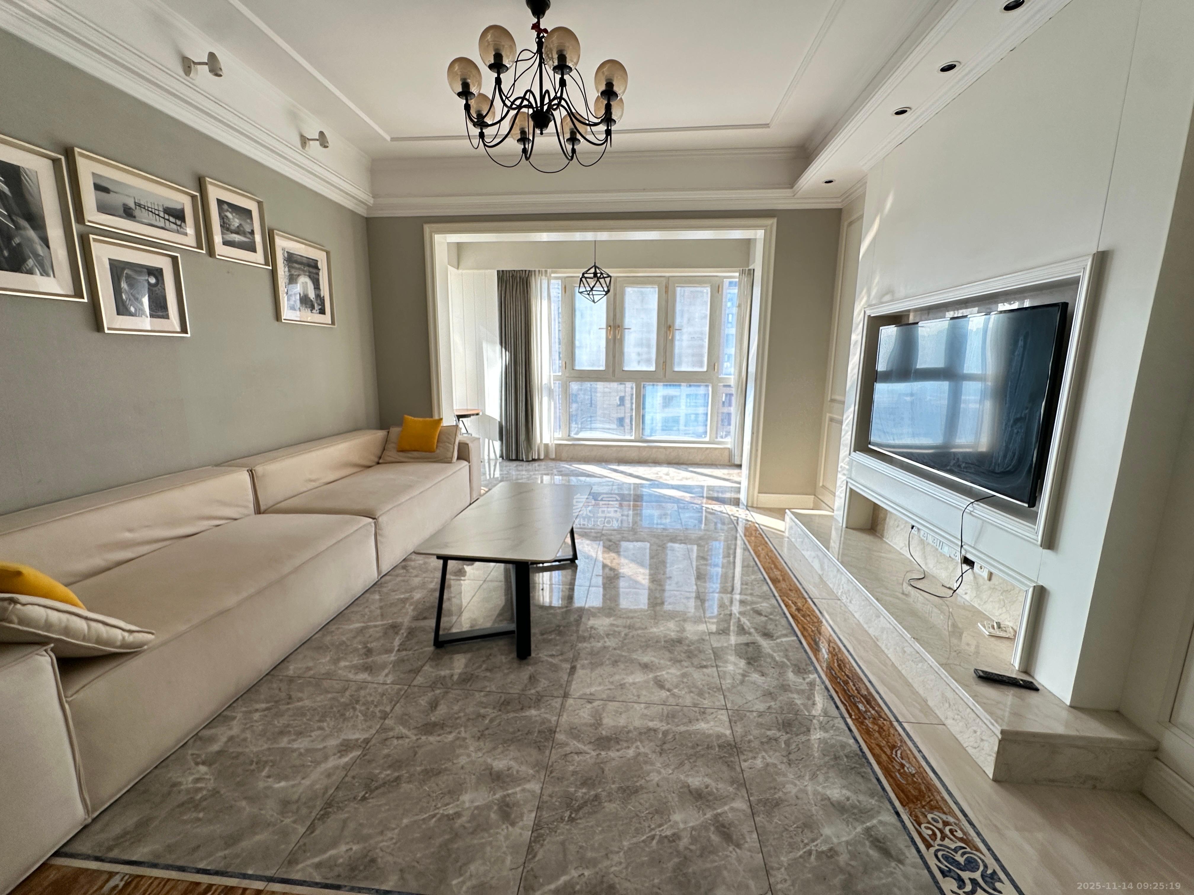 保利国际广场  3室2厅2卫    8000.0元/月