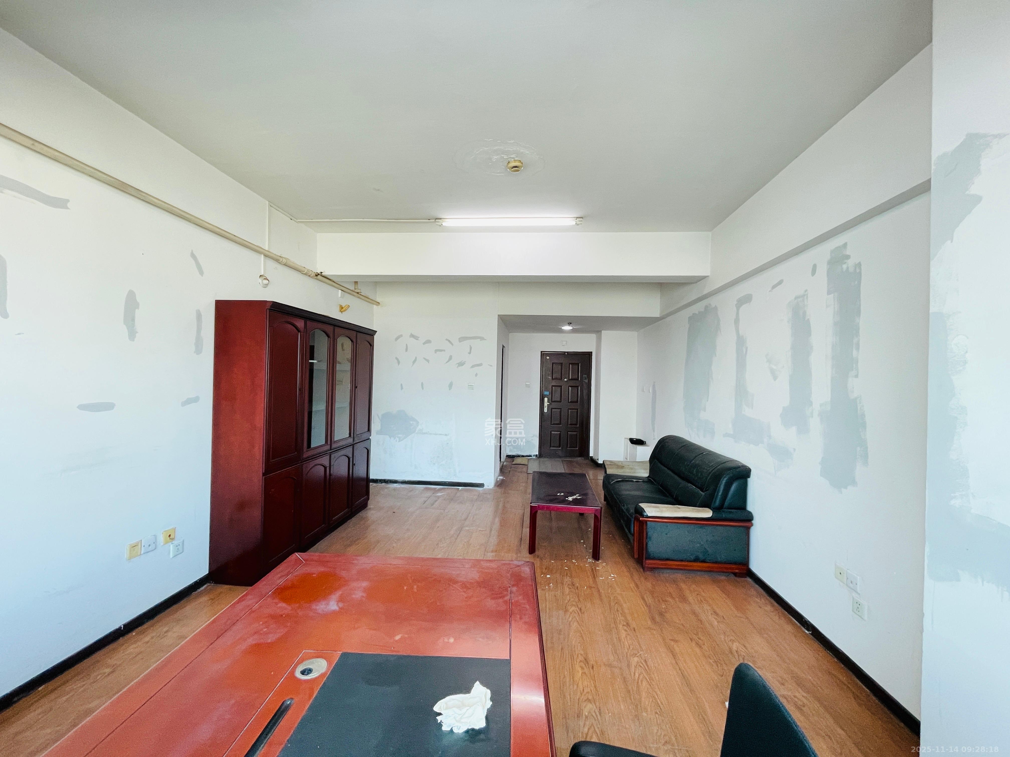 上城星座  1室0厅1卫    1200.0元/月室内图