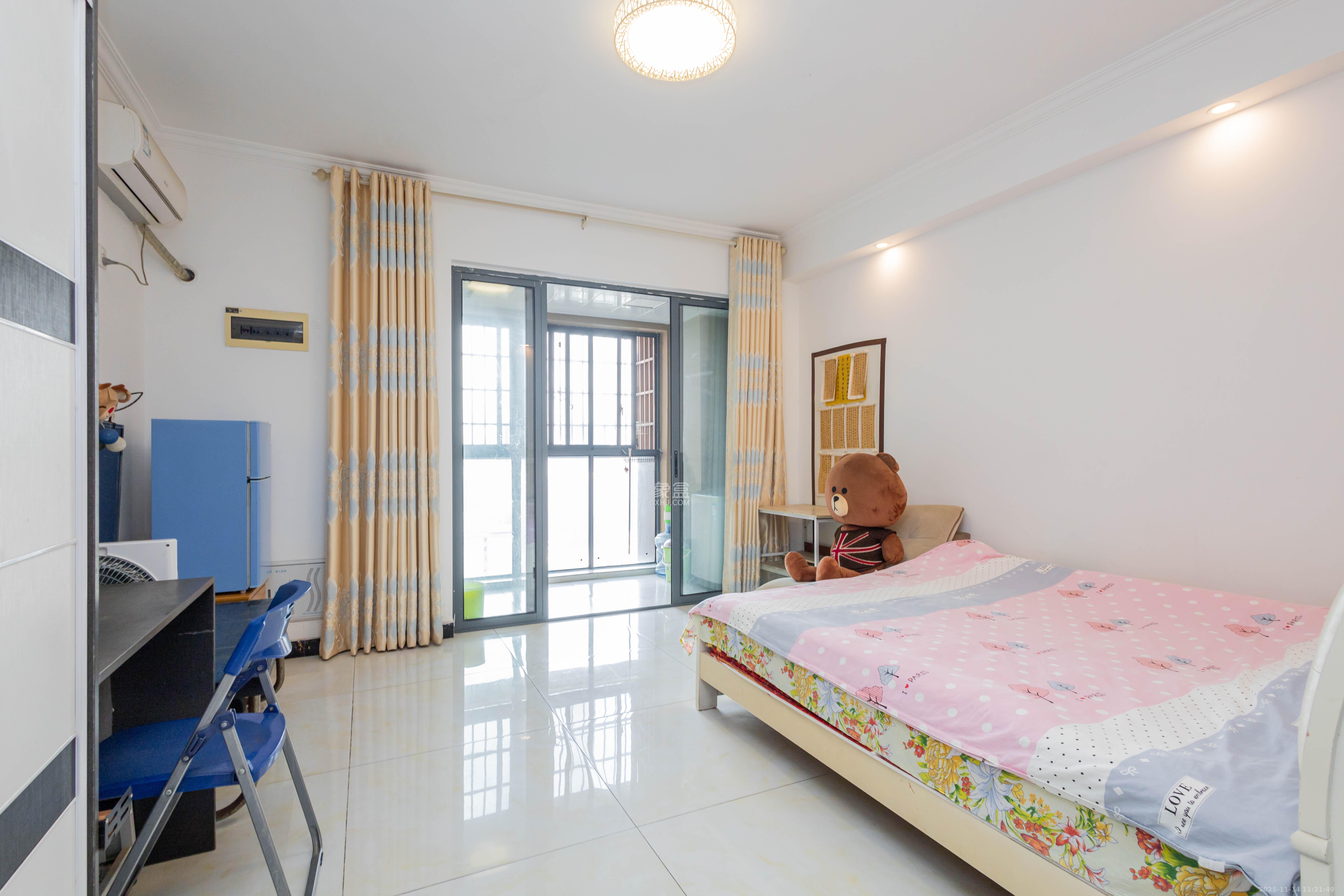 中欣楚天雅郡  1室1厅1卫    20.0万客厅