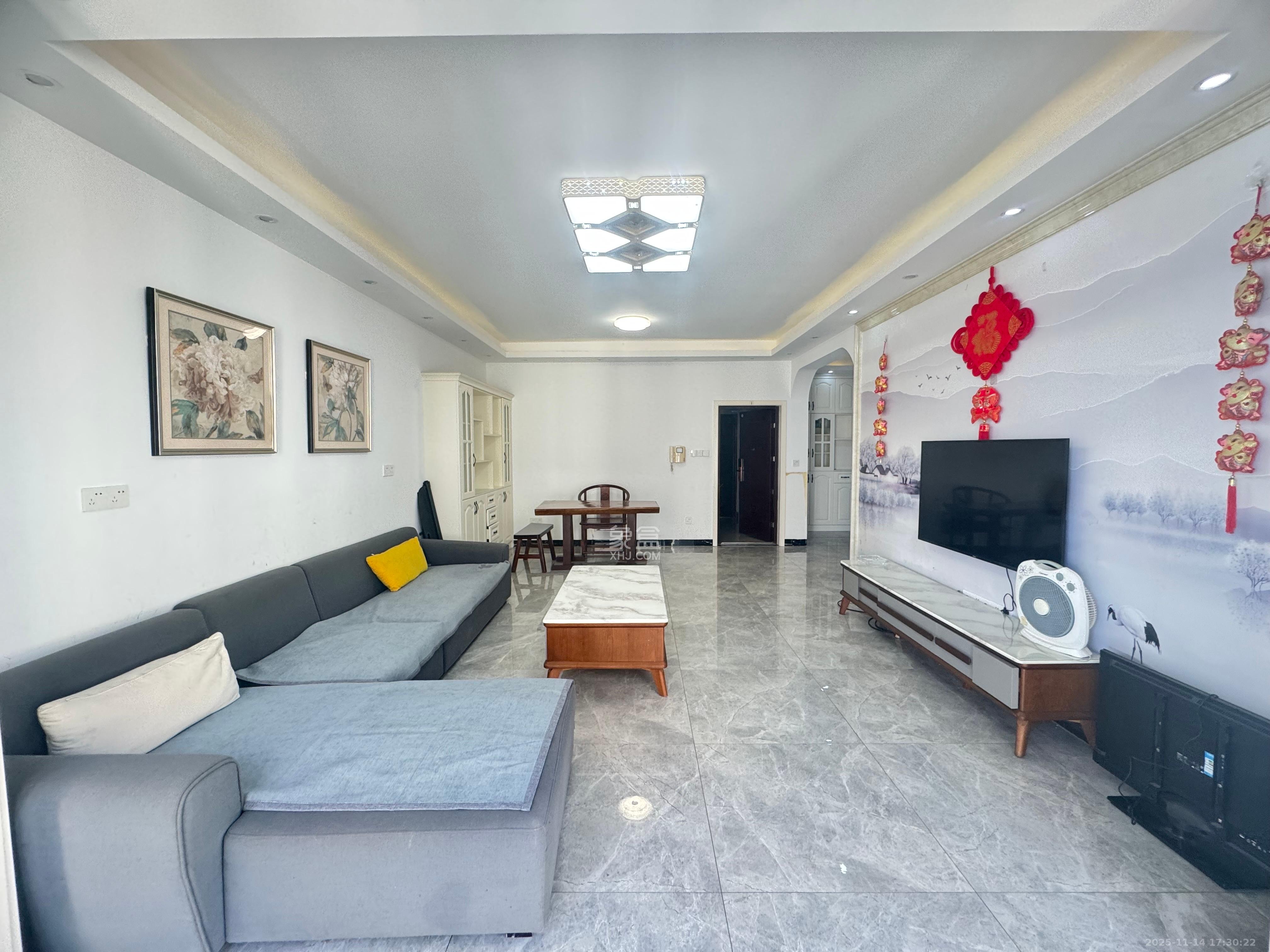 楚天世纪城东苑  3室2厅2卫    1900.0元/月