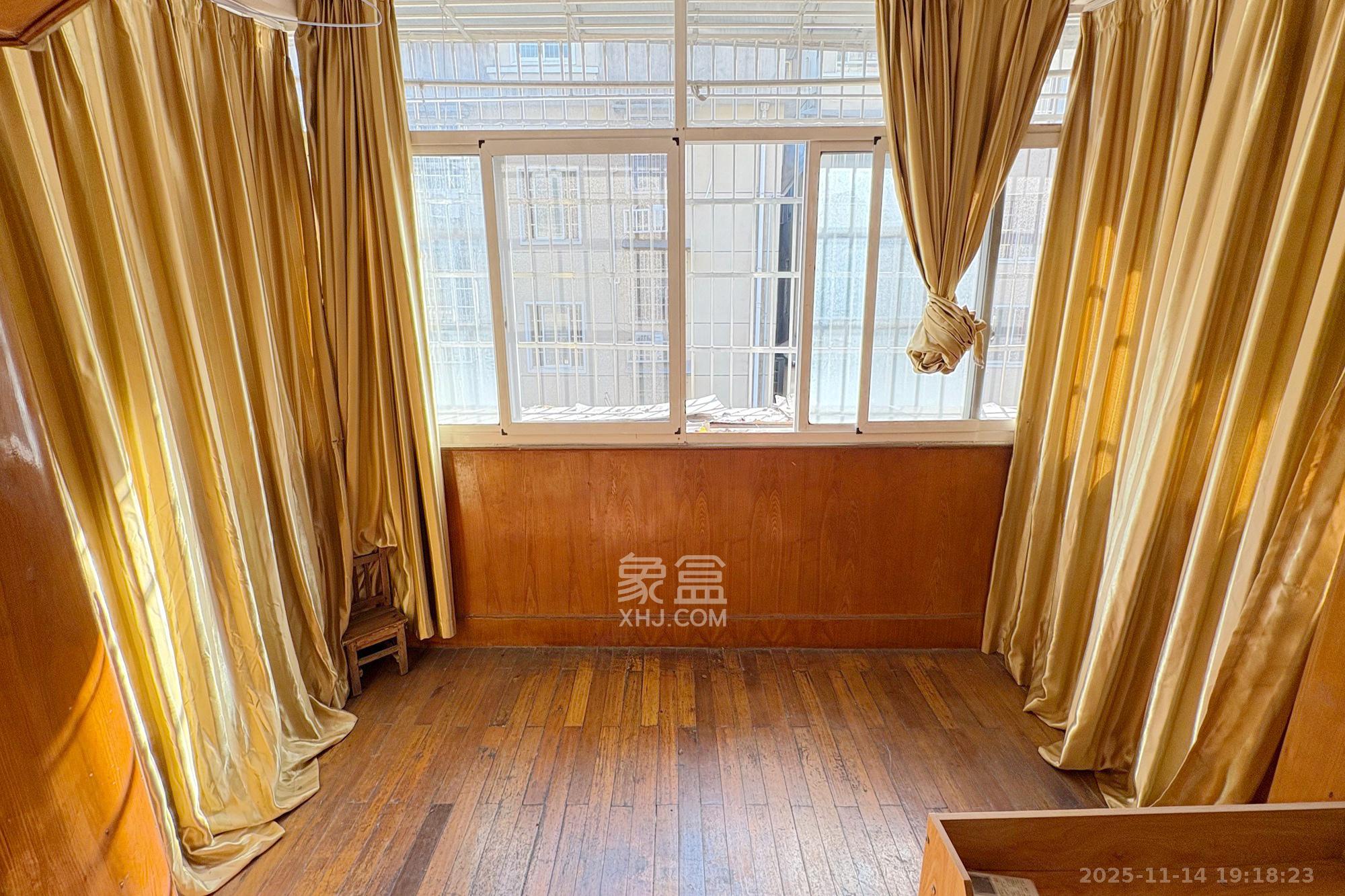 茅亭子  2室2厅1卫    59.0万阳台