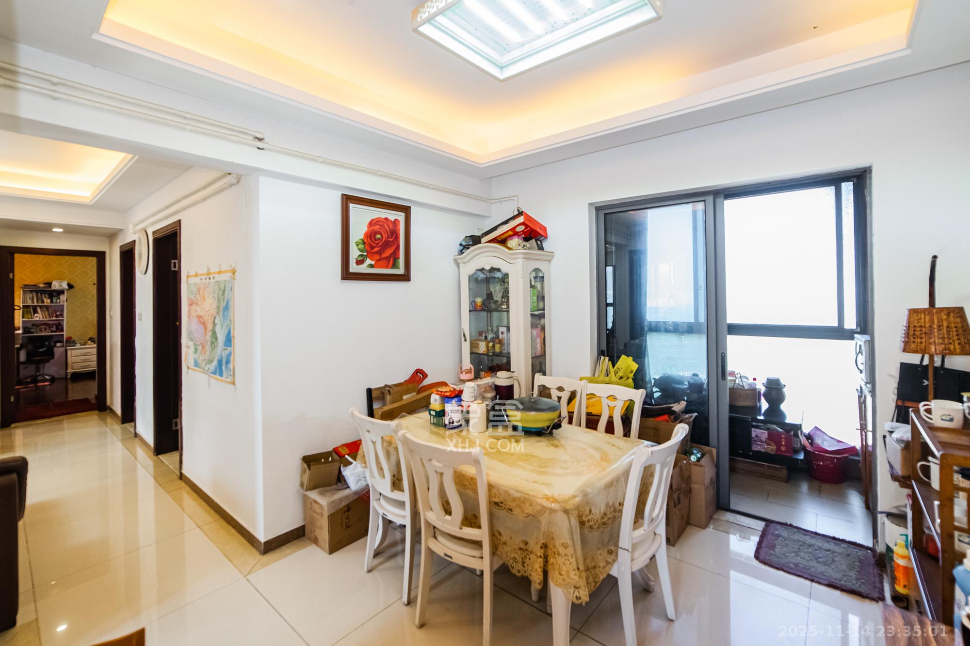 珠江花城四期花盛 3室2厅2卫 115.0万 珠江花城四期花盛 3室2厅2卫 115.0万客厅