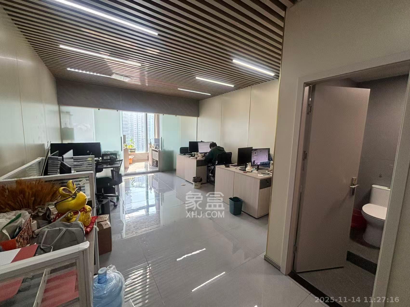 世茂铂曼  1室1厅1卫    2500.0元/月室内图