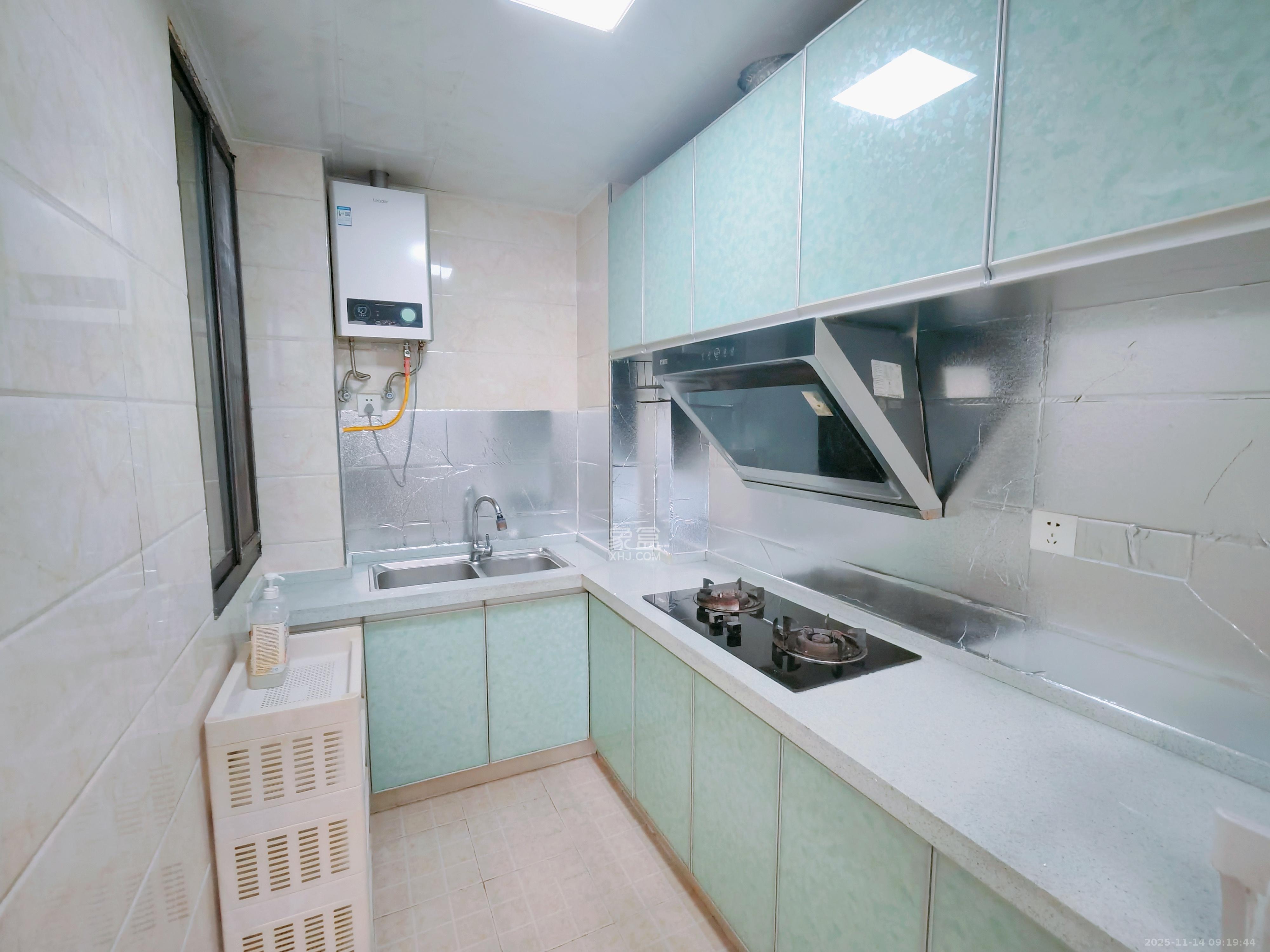 绿地中央广场  2室1厅1卫    2100.0元/月室内图