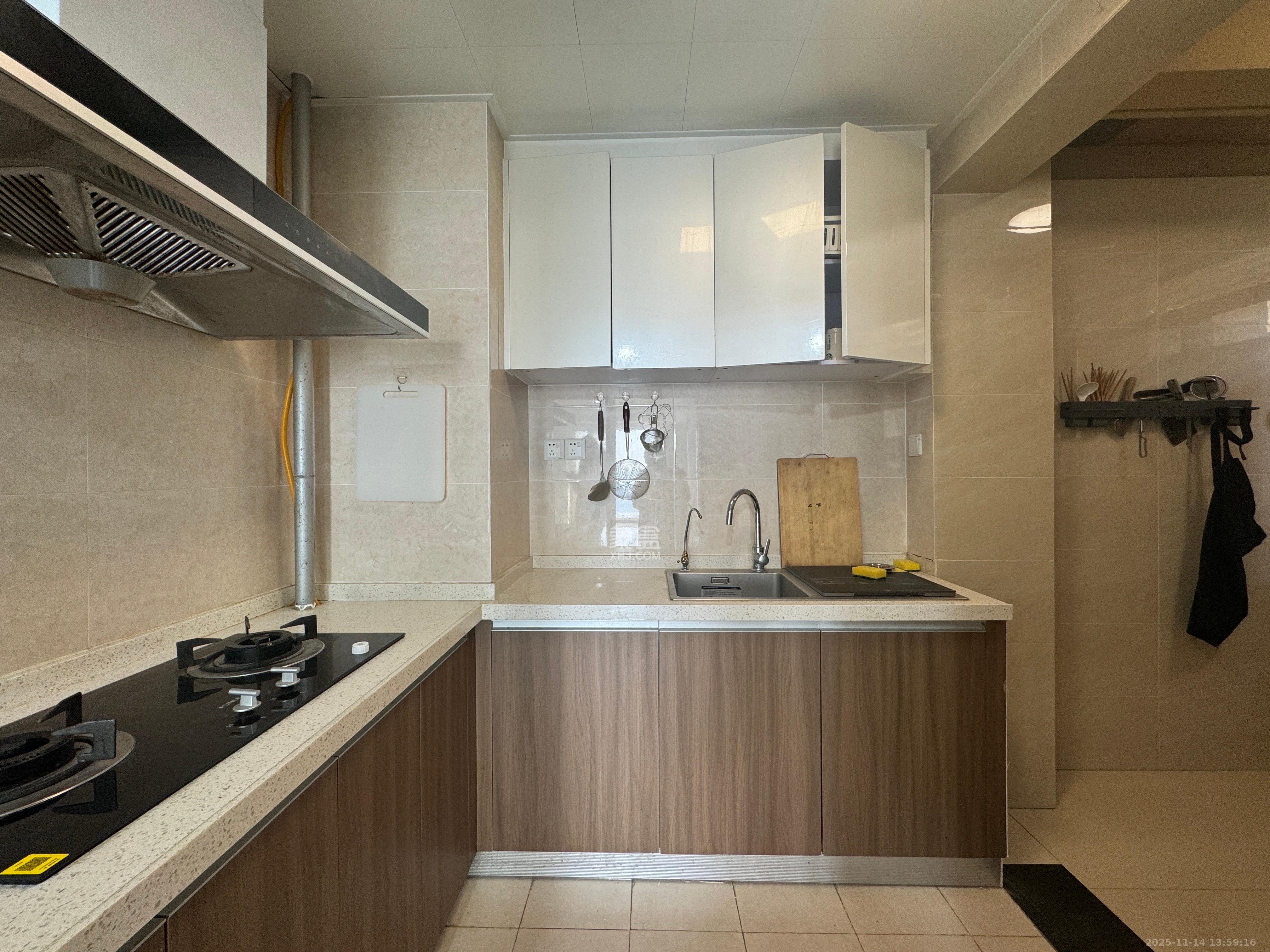 保利香槟国际 3室2厅2卫 2000.0元/月 保利香槟国际 3室2厅2卫 2000.0元/月室内图