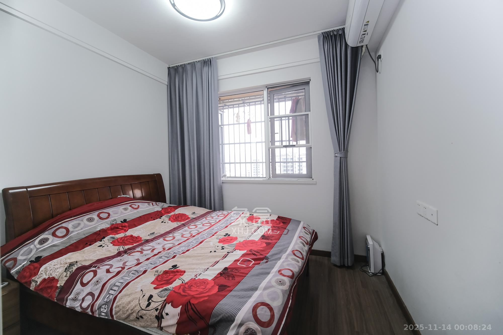 保利香槟国际 4室2厅2卫 93.8万 保利香槟国际 4室2厅2卫 93.8万卧室