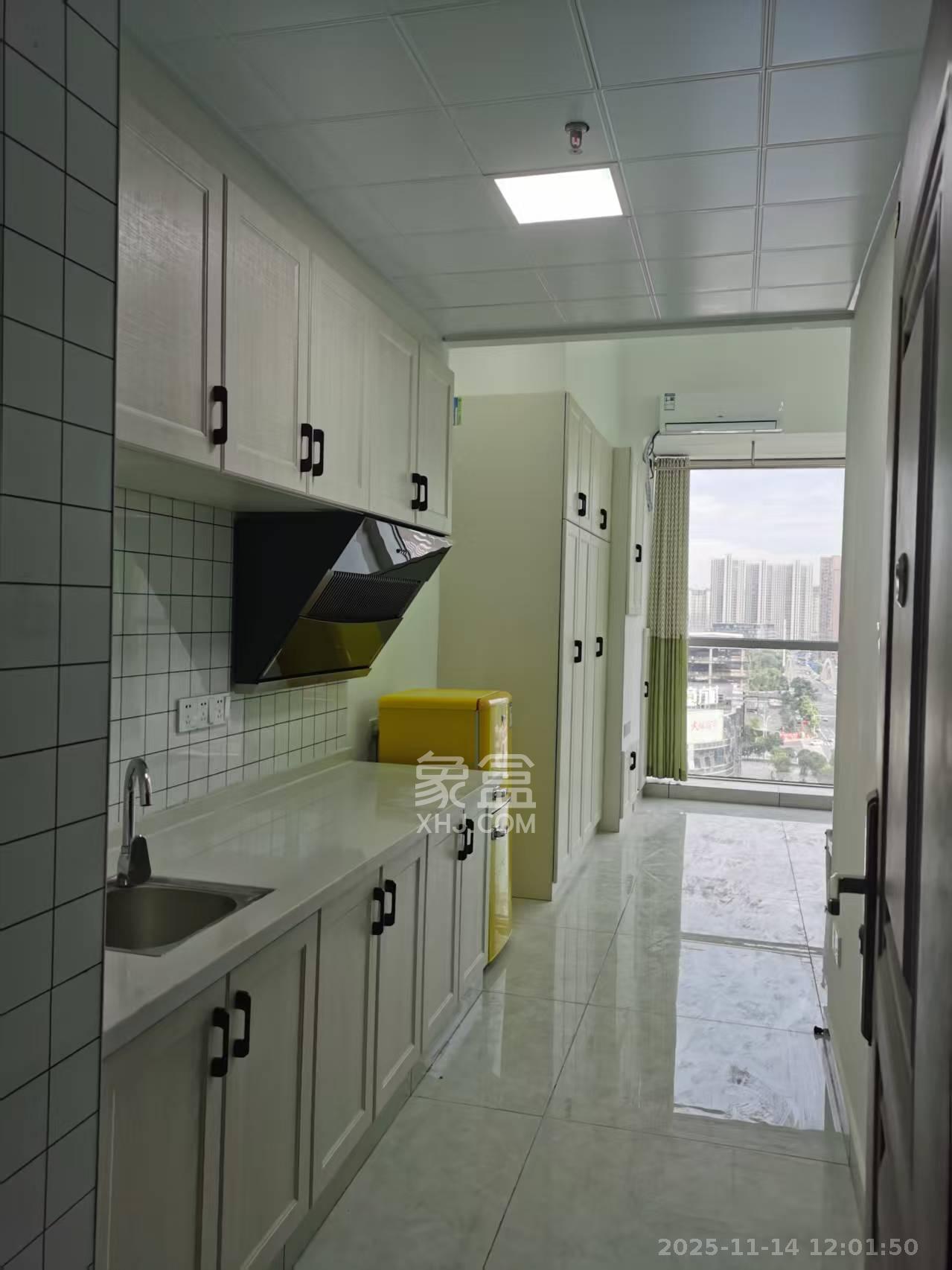 奥克斯滨仕花园(奥克斯洋湖广场/奥克斯中心) 1室1厅1卫 1600.0元/月 奥克斯滨仕花园(奥克斯洋湖广场/奥克斯中心) 1室1厅1卫 1600.0元/月室内图