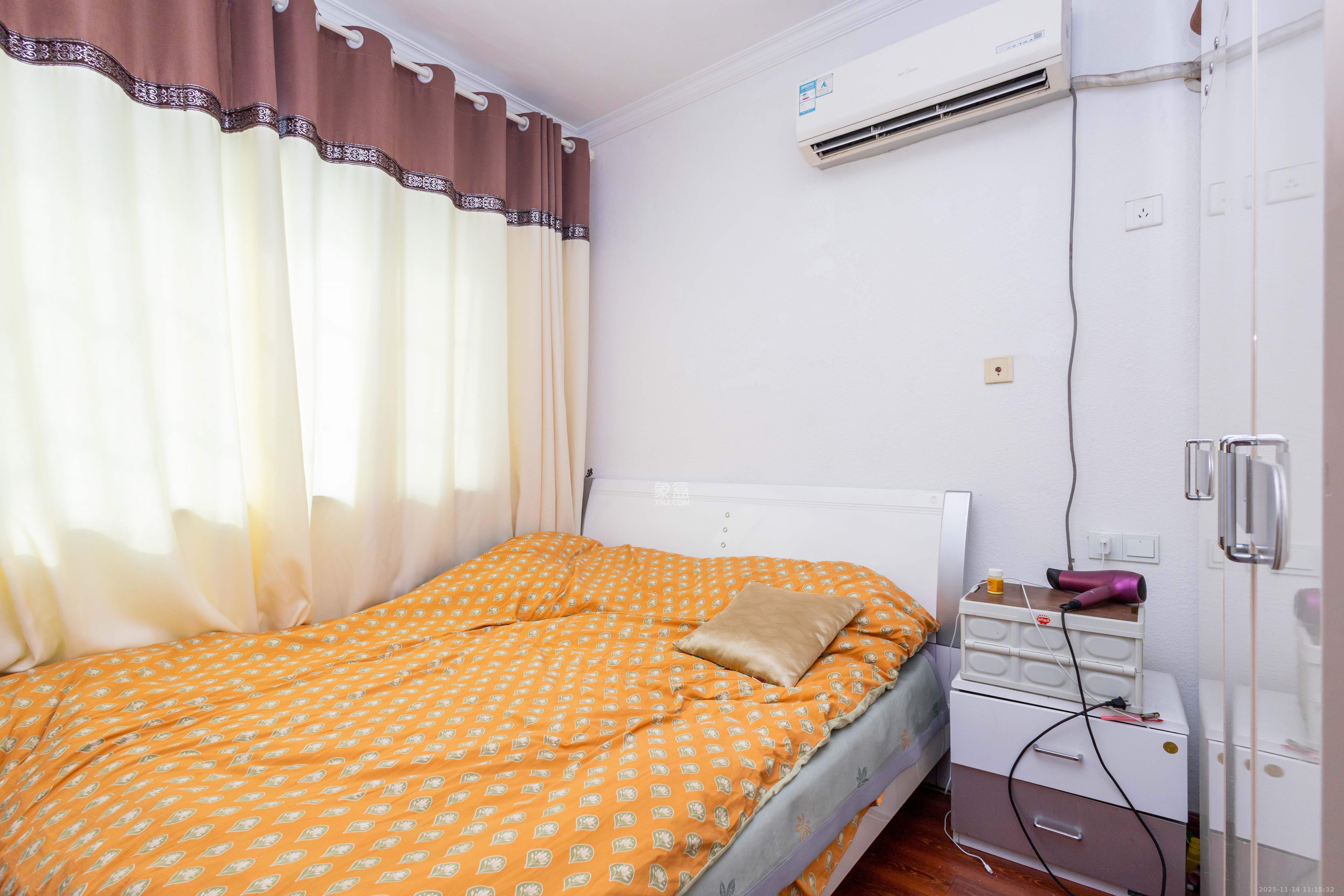 辉宏橄榄城  3室2厅1卫    48.0万卧室