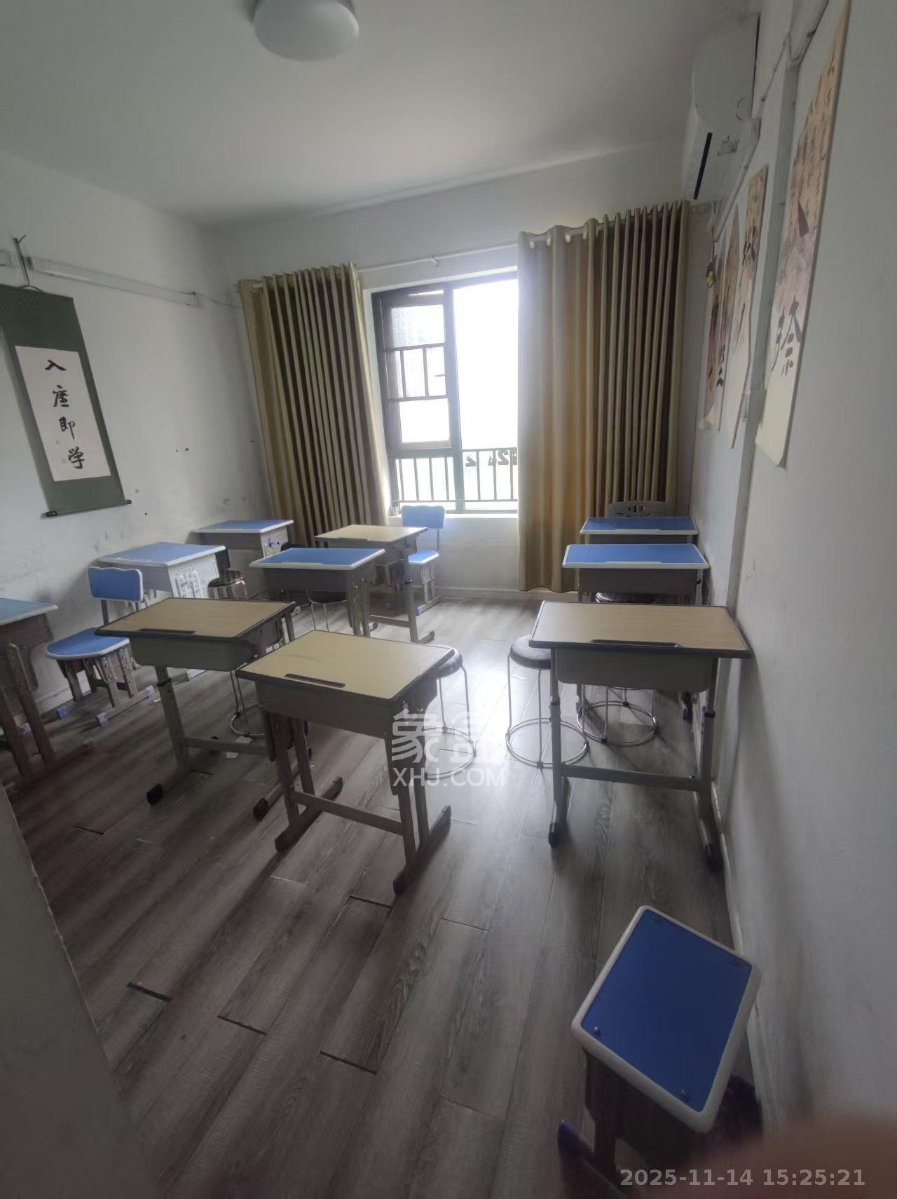 卓越蔚蓝海岸三期  4室2厅2卫    3200.0元/月室内图