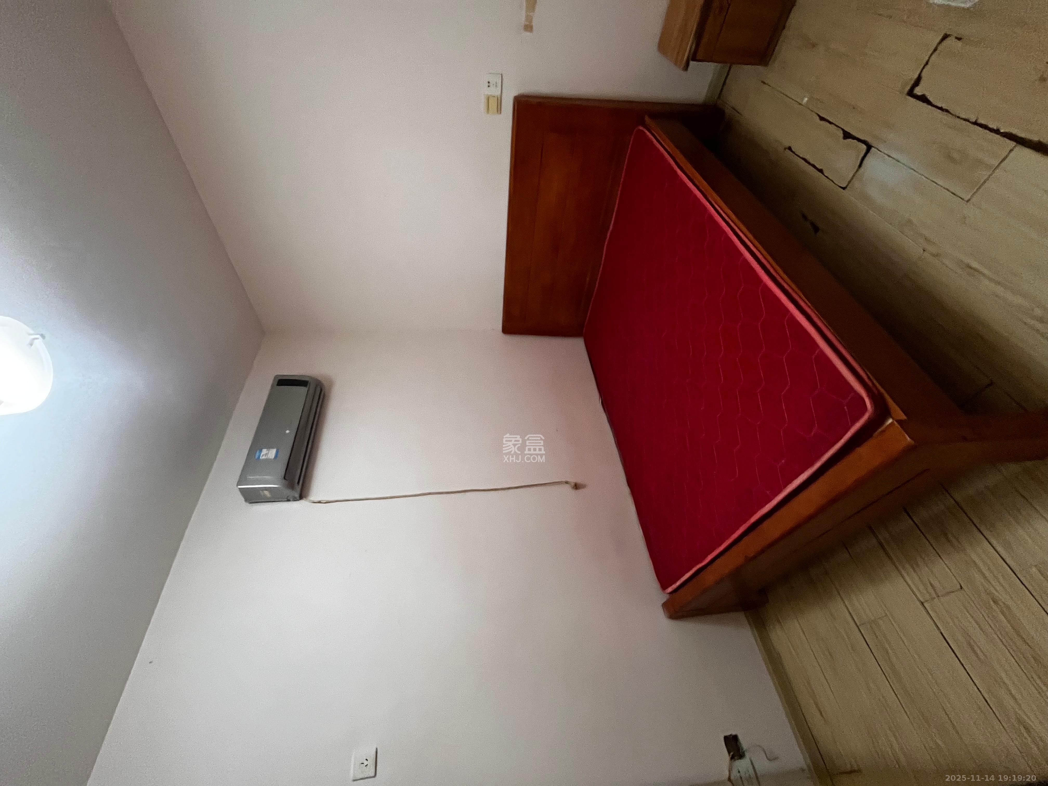 翡翠华庭  2室1厅1卫    1600.0元/月室内图