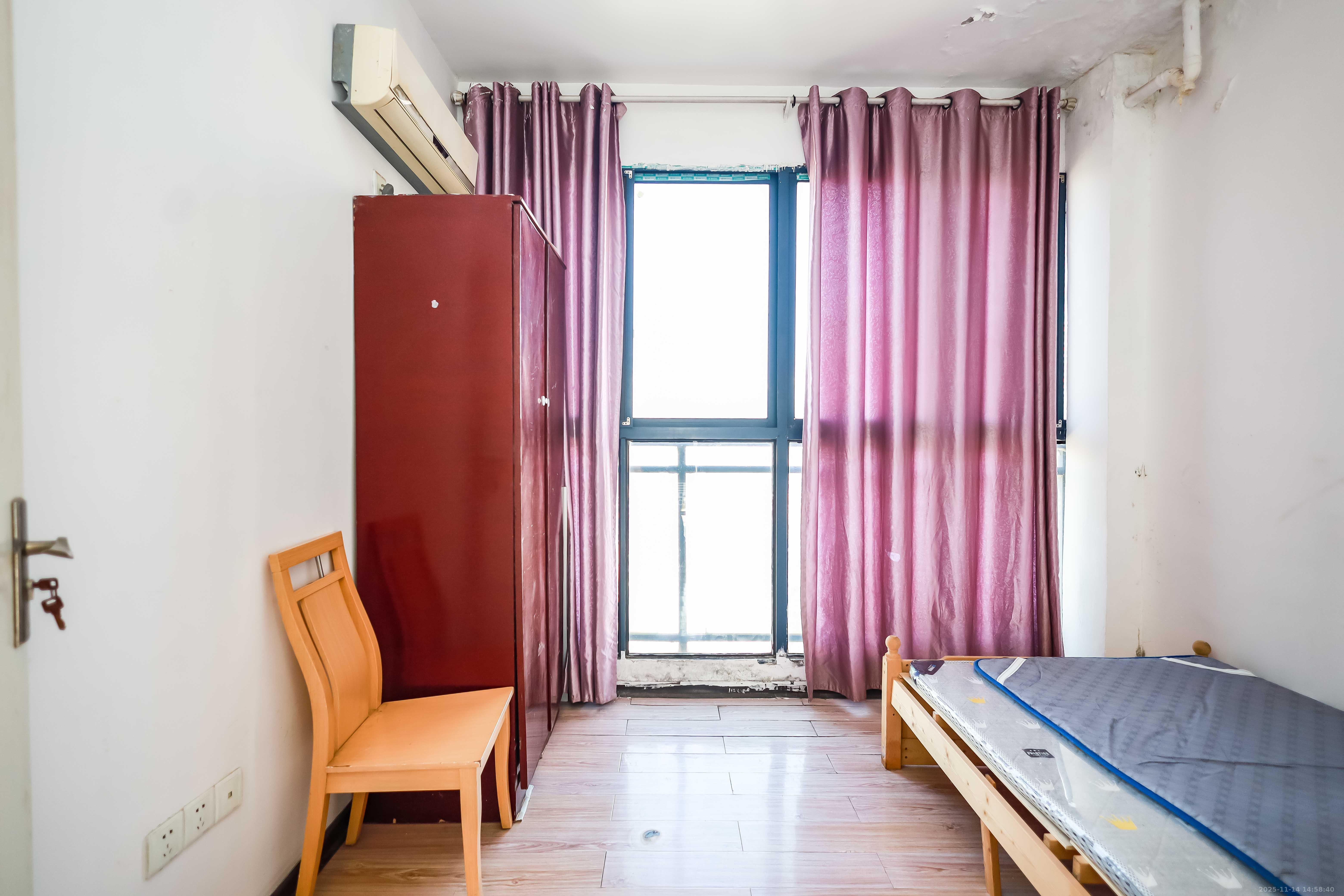 北京御园一二期（国泰嘉园）  3室2厅1卫    100.0万卧室