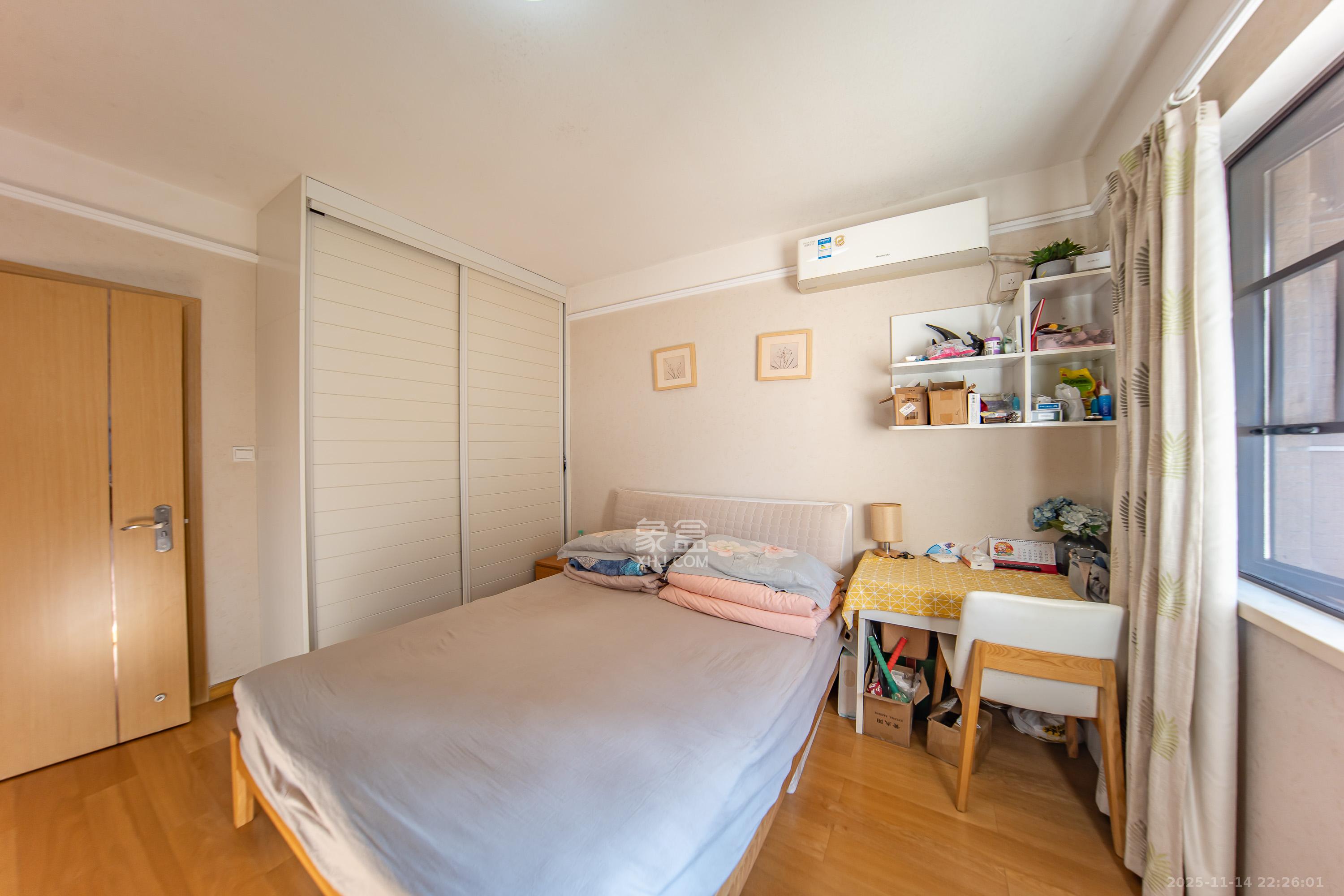 中海国际三期 3室2厅2卫 82.0万 中海国际三期 3室2厅2卫 82.0万卧室