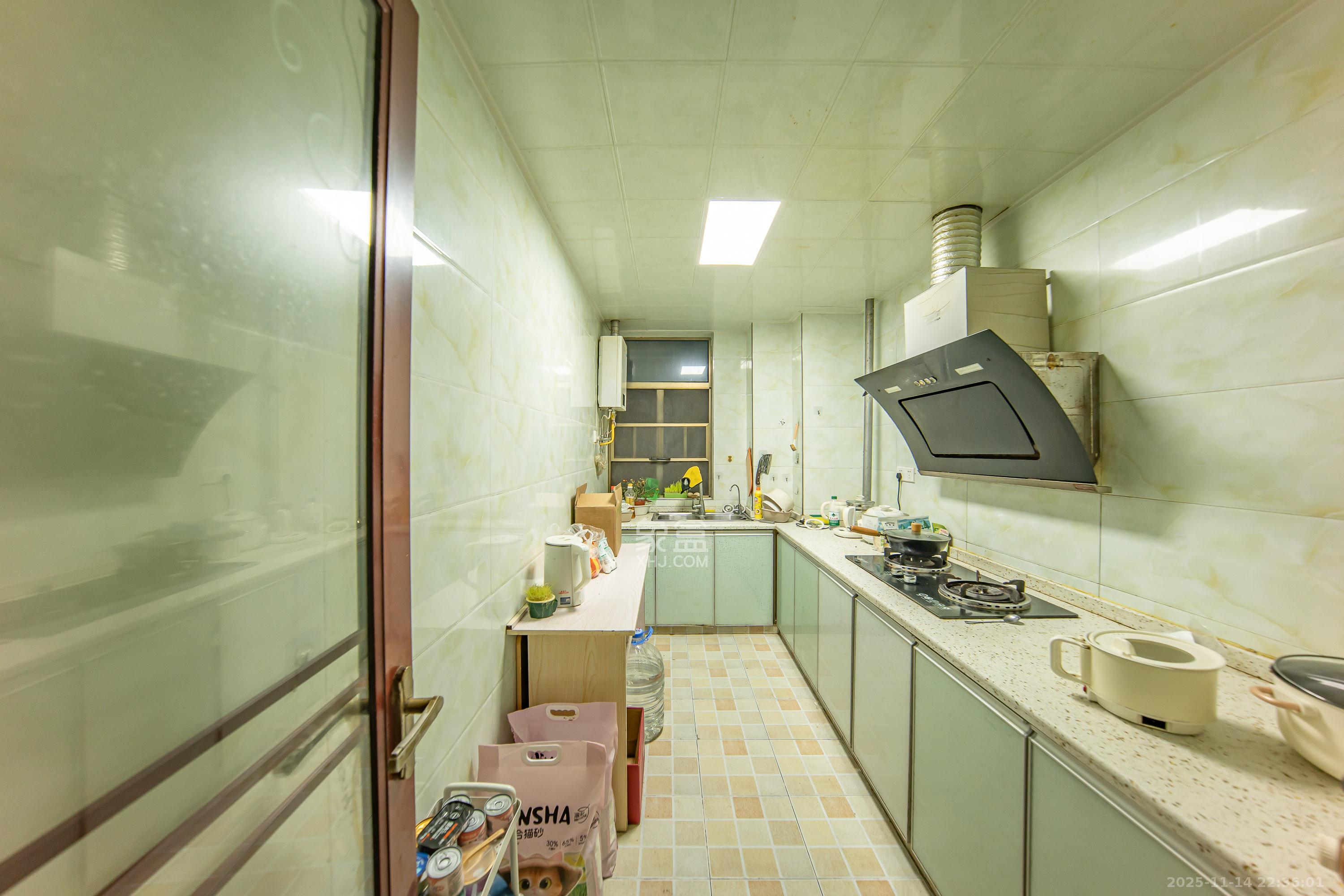 江山帝景雅典  4室2厅2卫    118.0万厨房