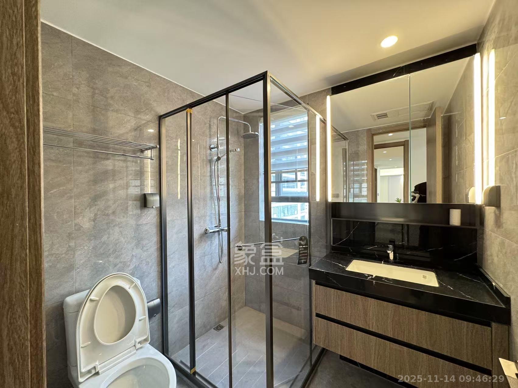 轨道万科悦府  3室2厅2卫    5800.0元/月室内图