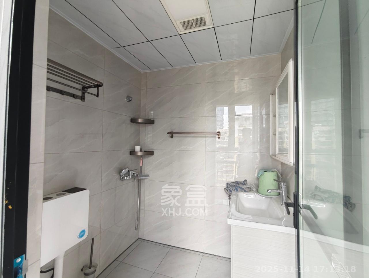 金色比华利  8室2厅4卫    4980.0元/月室内图