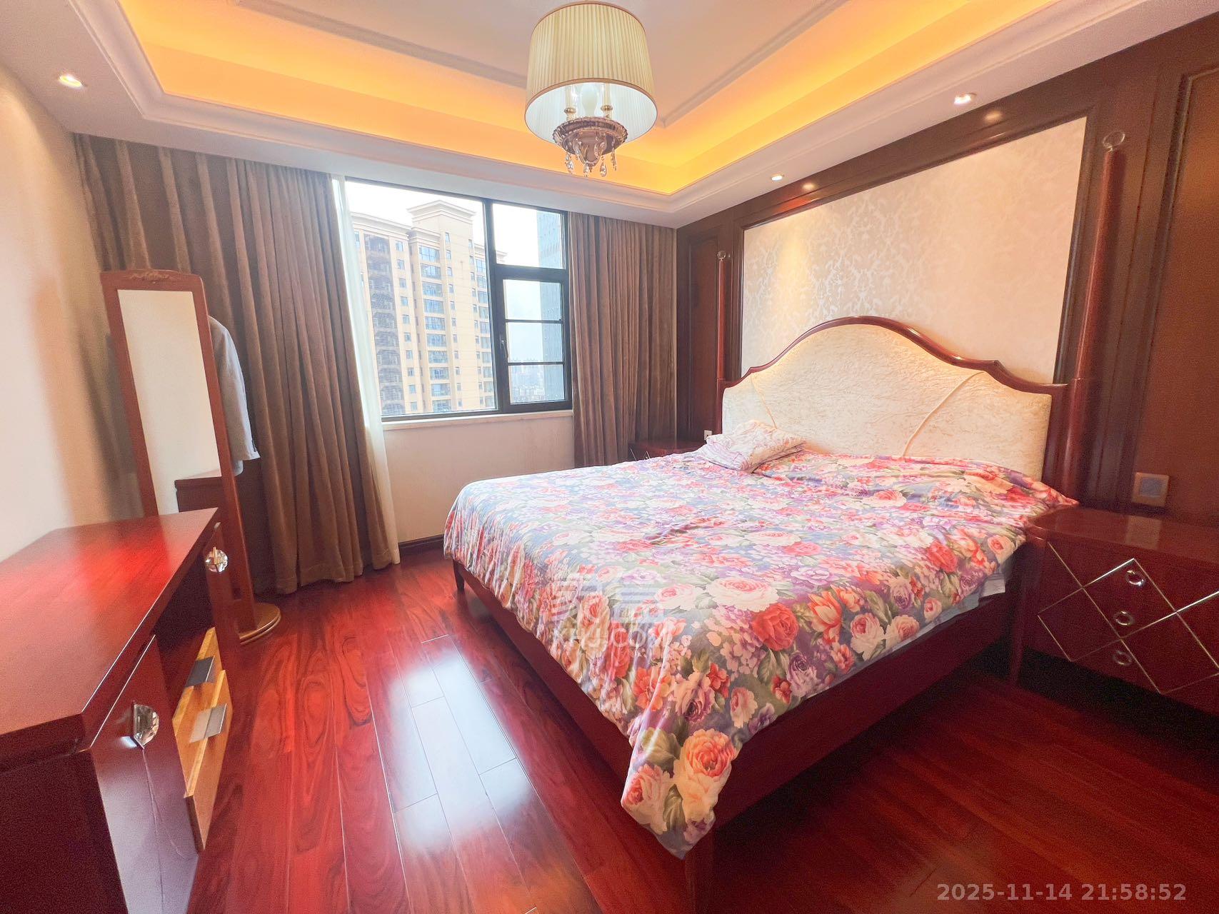 运达中央广场一、二期  3室2厅3卫    12000.0元/月室内图