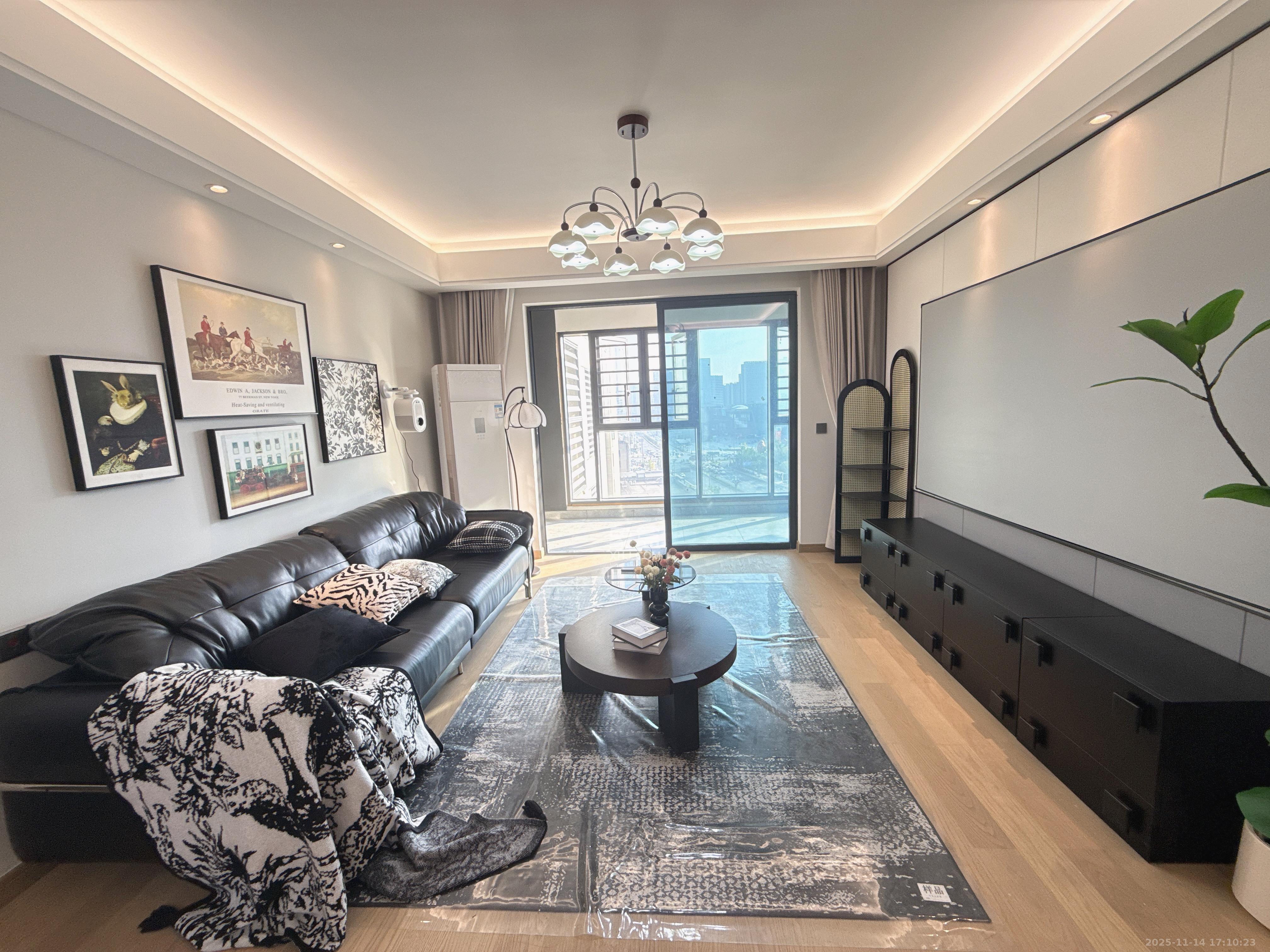 阳明山庄  2室2厅2卫    1100.0元/月