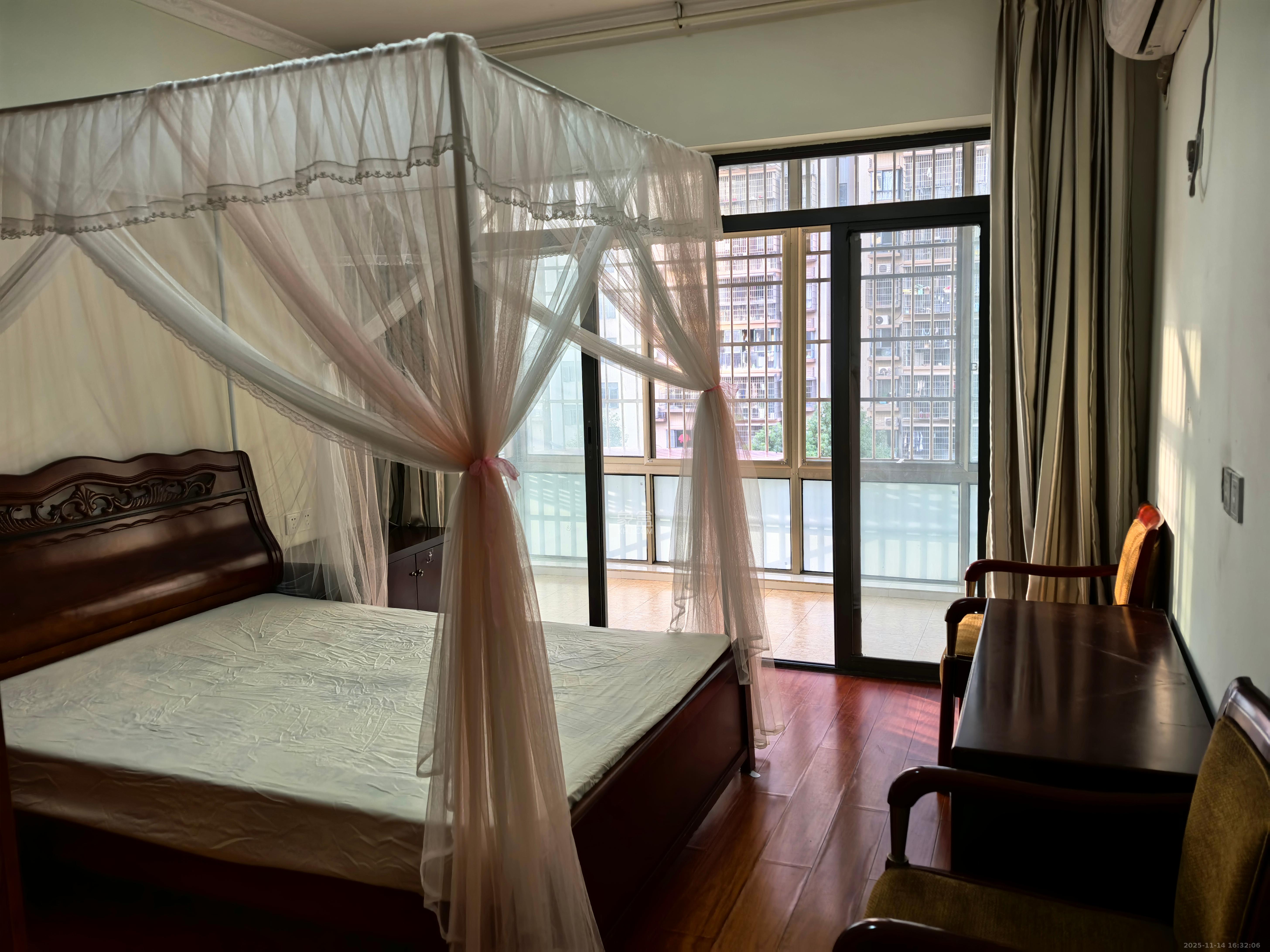 茶山馨苑  3室2厅2卫    3000.0元/月室内图