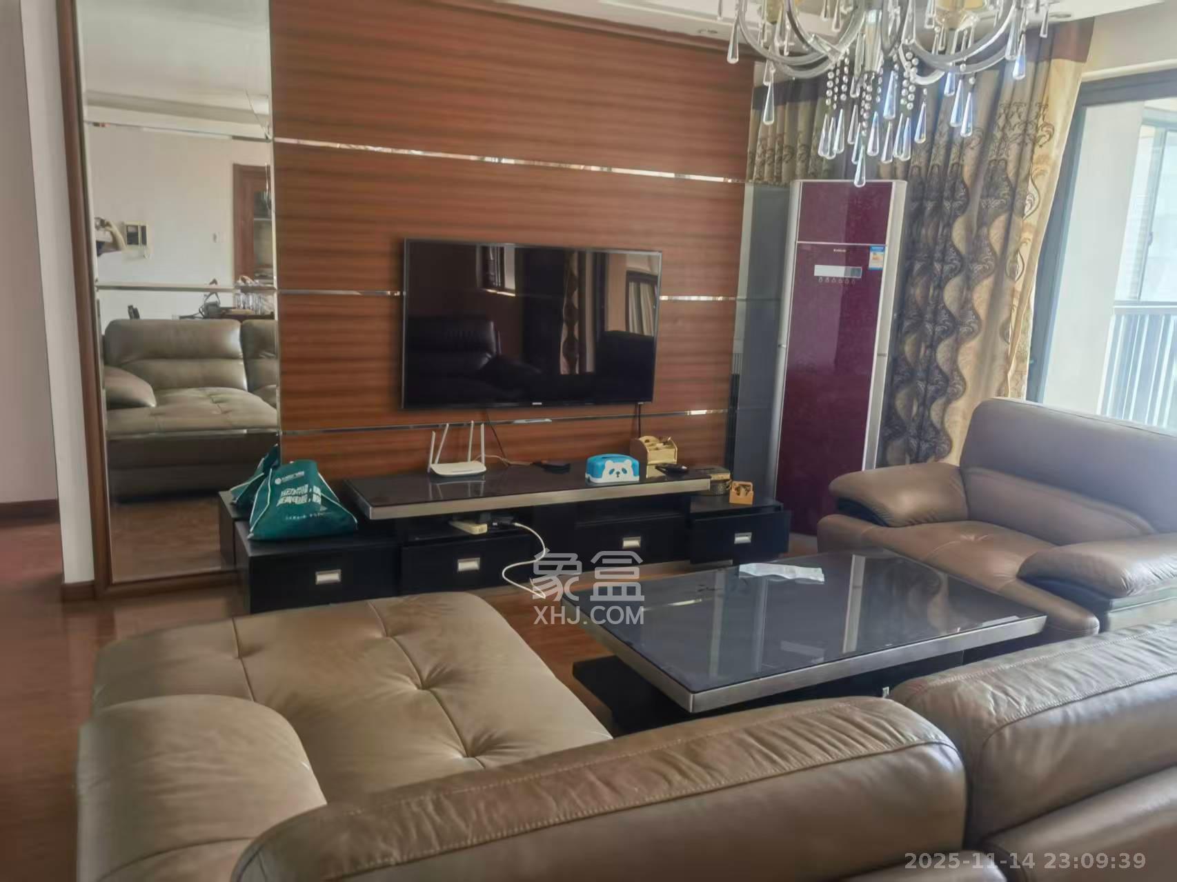 万科金域华府一期  3室2厅2卫    3300.0元/月