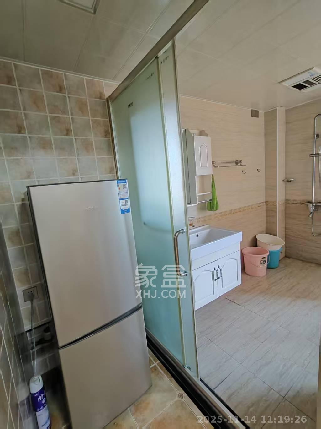 山水湾 3室2厅1卫 1700.0元/月 山水湾 3室2厅1卫 1700.0元/月室内图