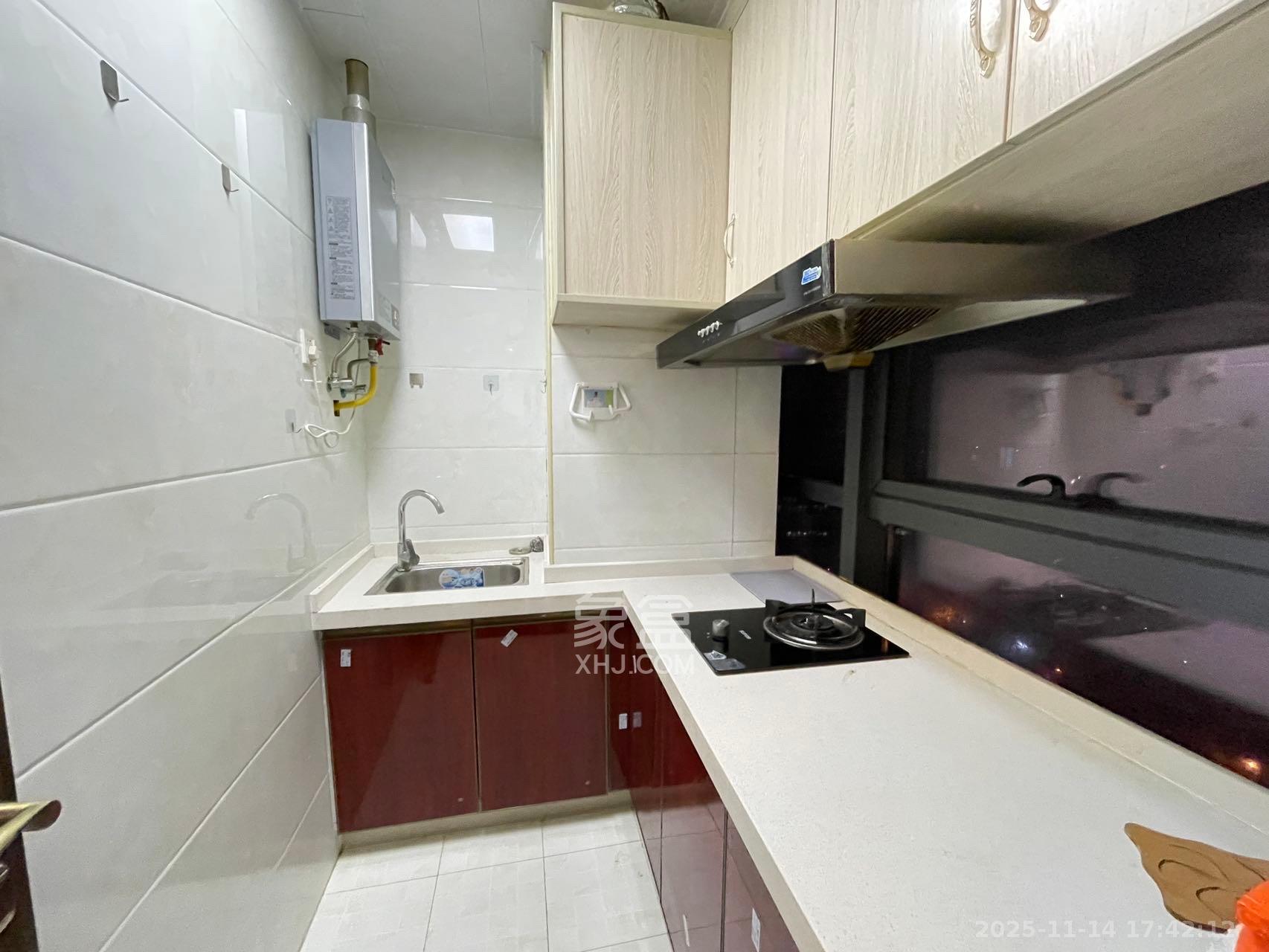 第六都（陆都小区）  1室1厅1卫    1700.0元/月室内图