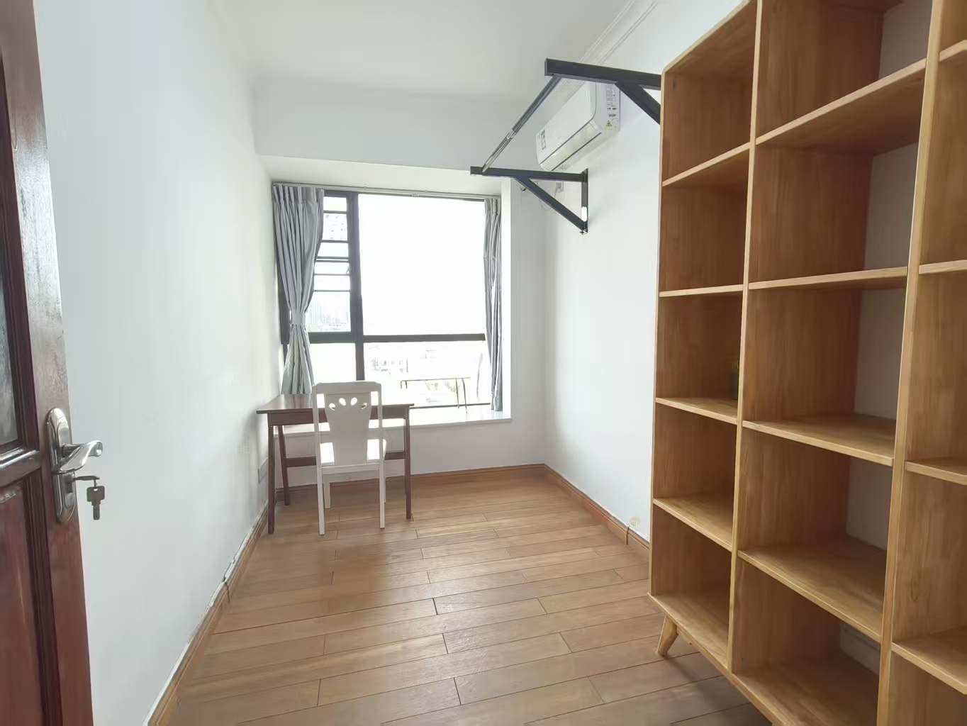 鑫生棕榈泉国际公馆  4室2厅2卫    208.0万