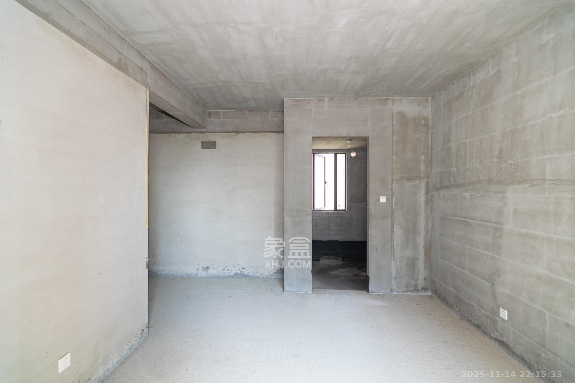 长房星珑湾  4室2厅2卫    65.0万卧室