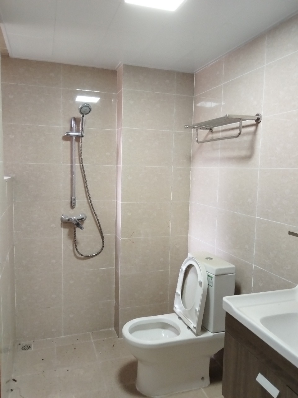 滨江花园(青年路) 1室1厅1卫 58.0万 滨江花园(青年路) 1室1厅1卫 58.0万客厅