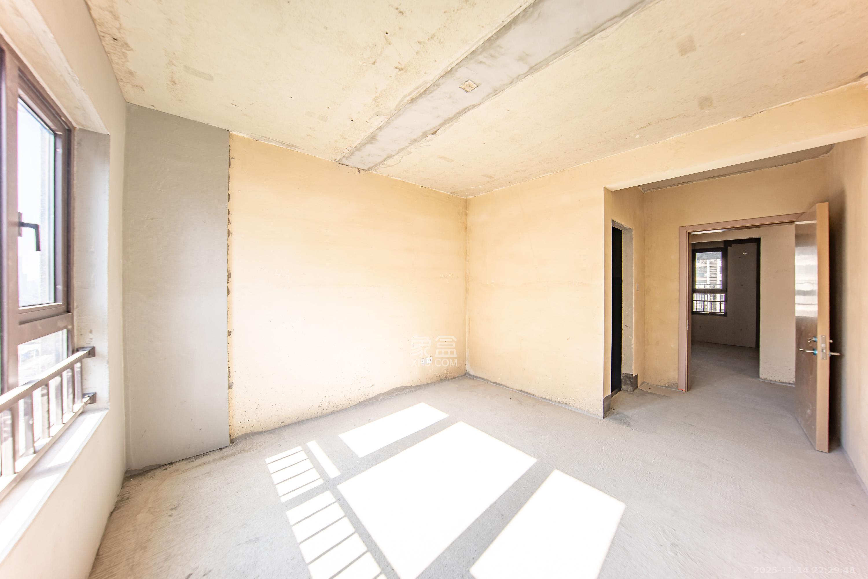 城发恒伟星雅韵（恒伟星辉苑）  4室2厅2卫    139.0万卧室