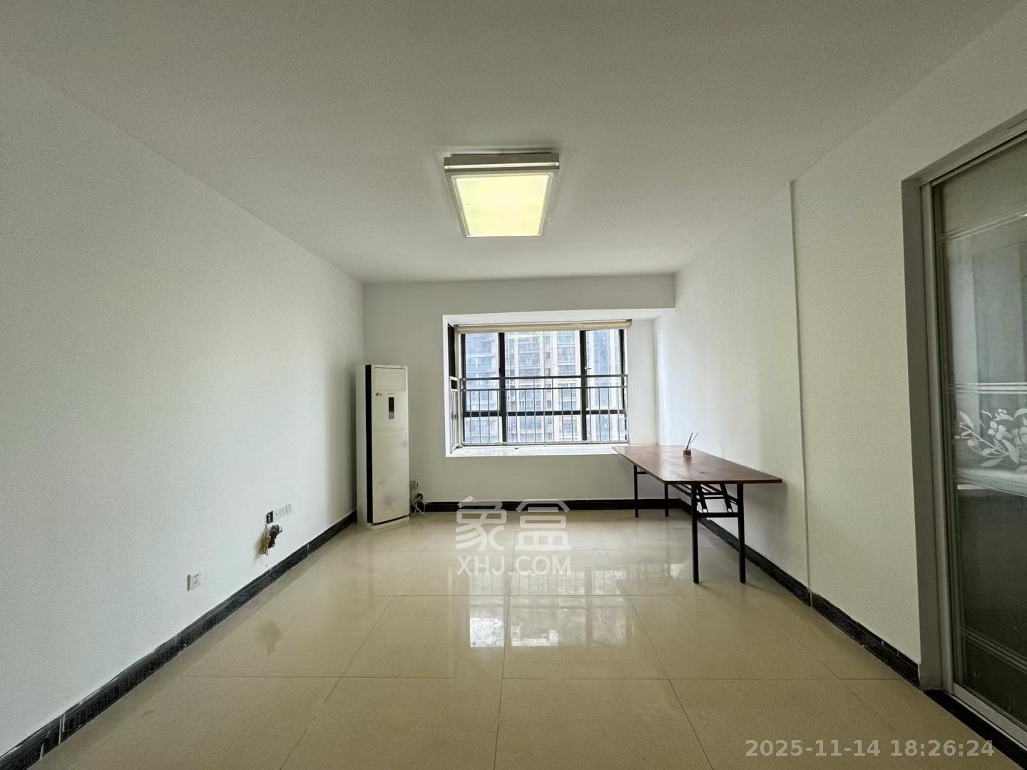 百纳广场（百纳公寓）  3室2厅1卫    3200.0元/月