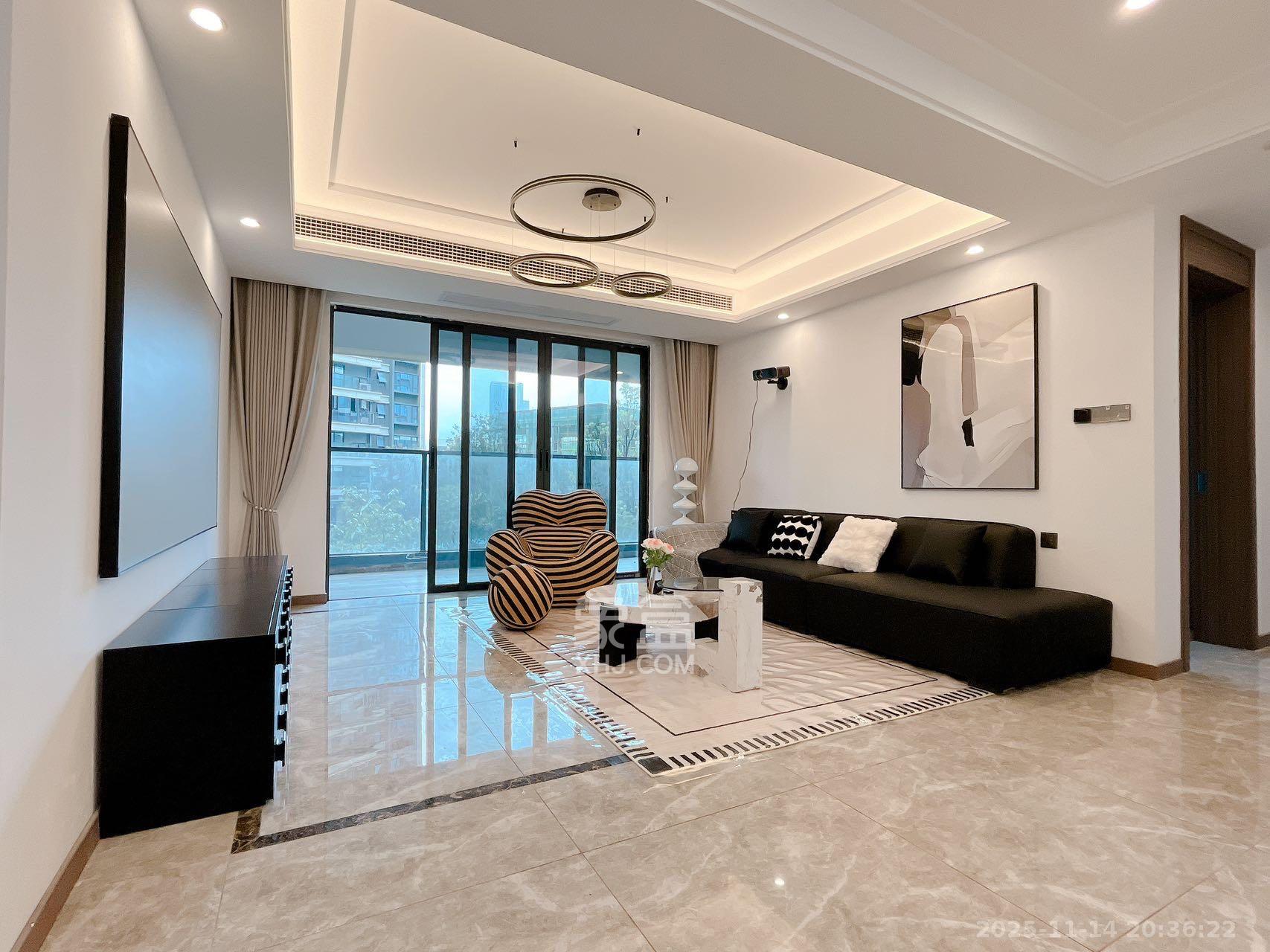 绿地V岛  4室2厅2卫    4600.0元/月