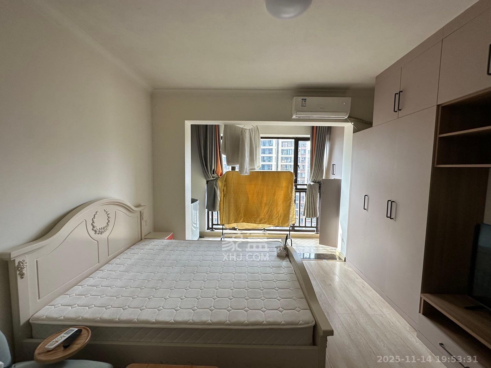 五江天街北区  1室1厅1卫    1300.0元/月