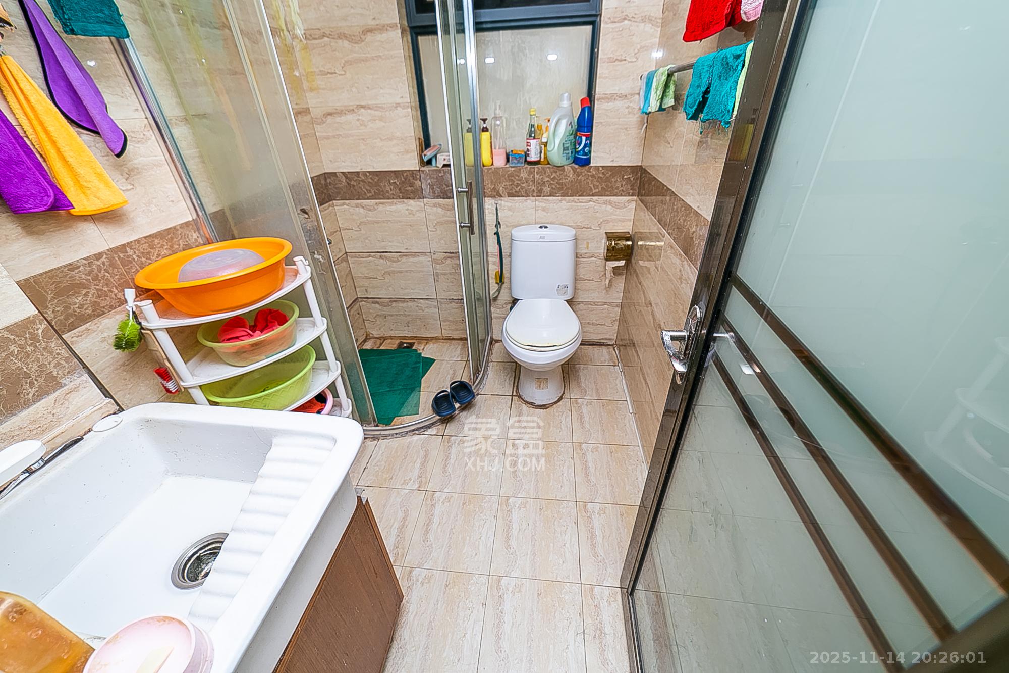 湘江锦绣 3室2厅2卫 68.0万 湘江锦绣 3室2厅2卫 68.0万卫生间