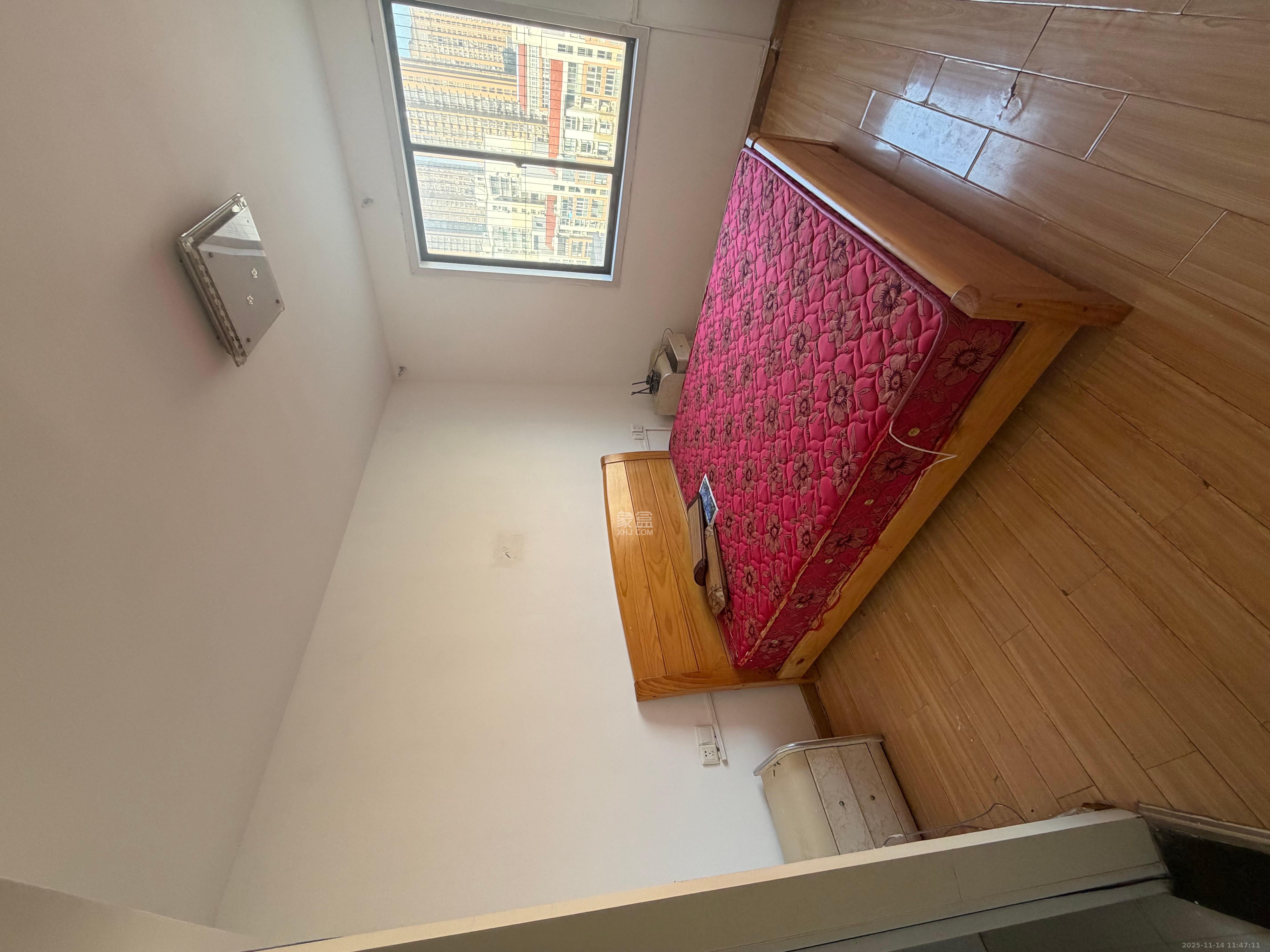 融橙上品  3室2厅2卫    2400.0元/月室内图