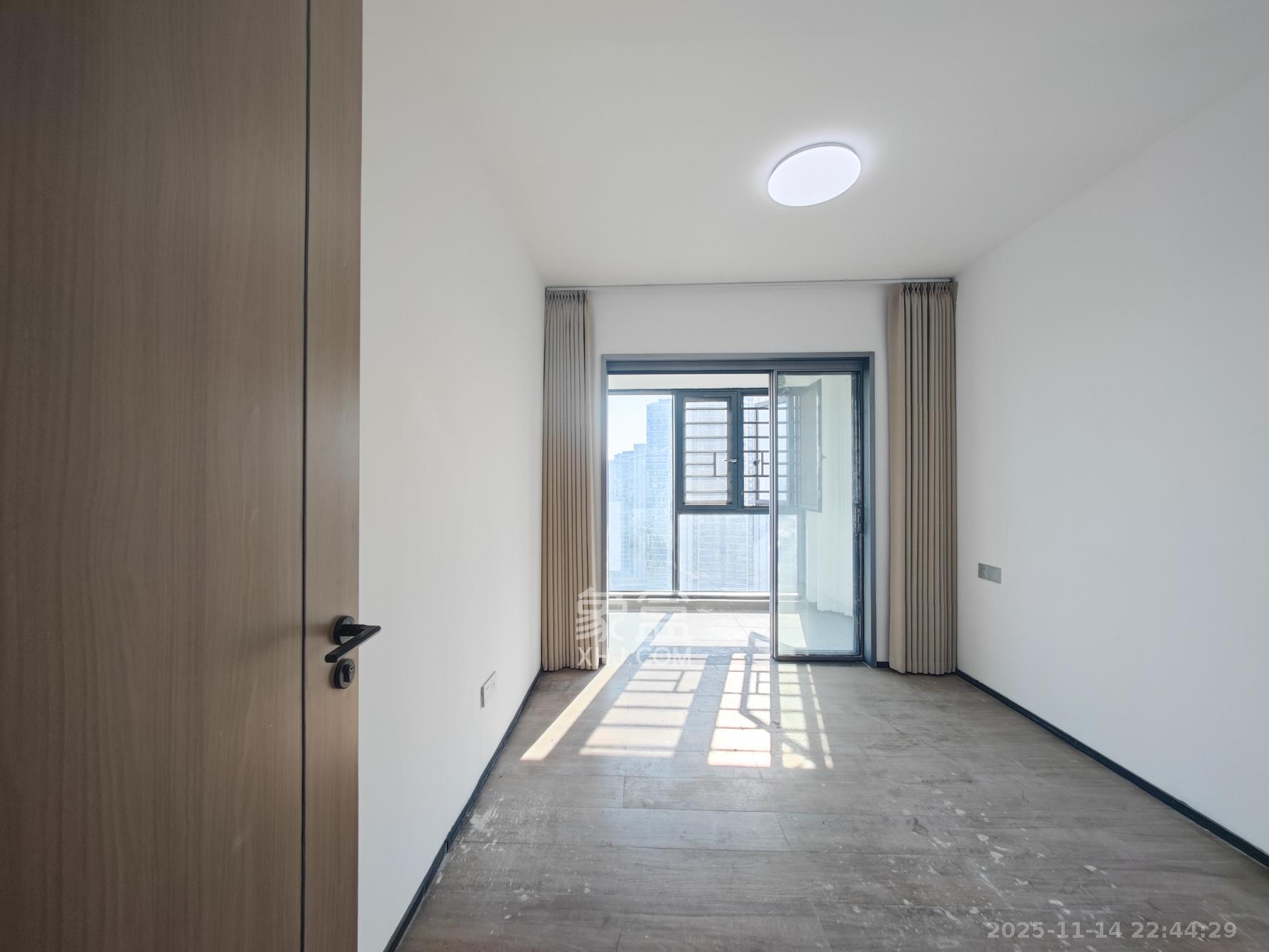 中海星樾府 3室2厅2卫 162.0万 中海星樾府 3室2厅2卫 162.0万卧室