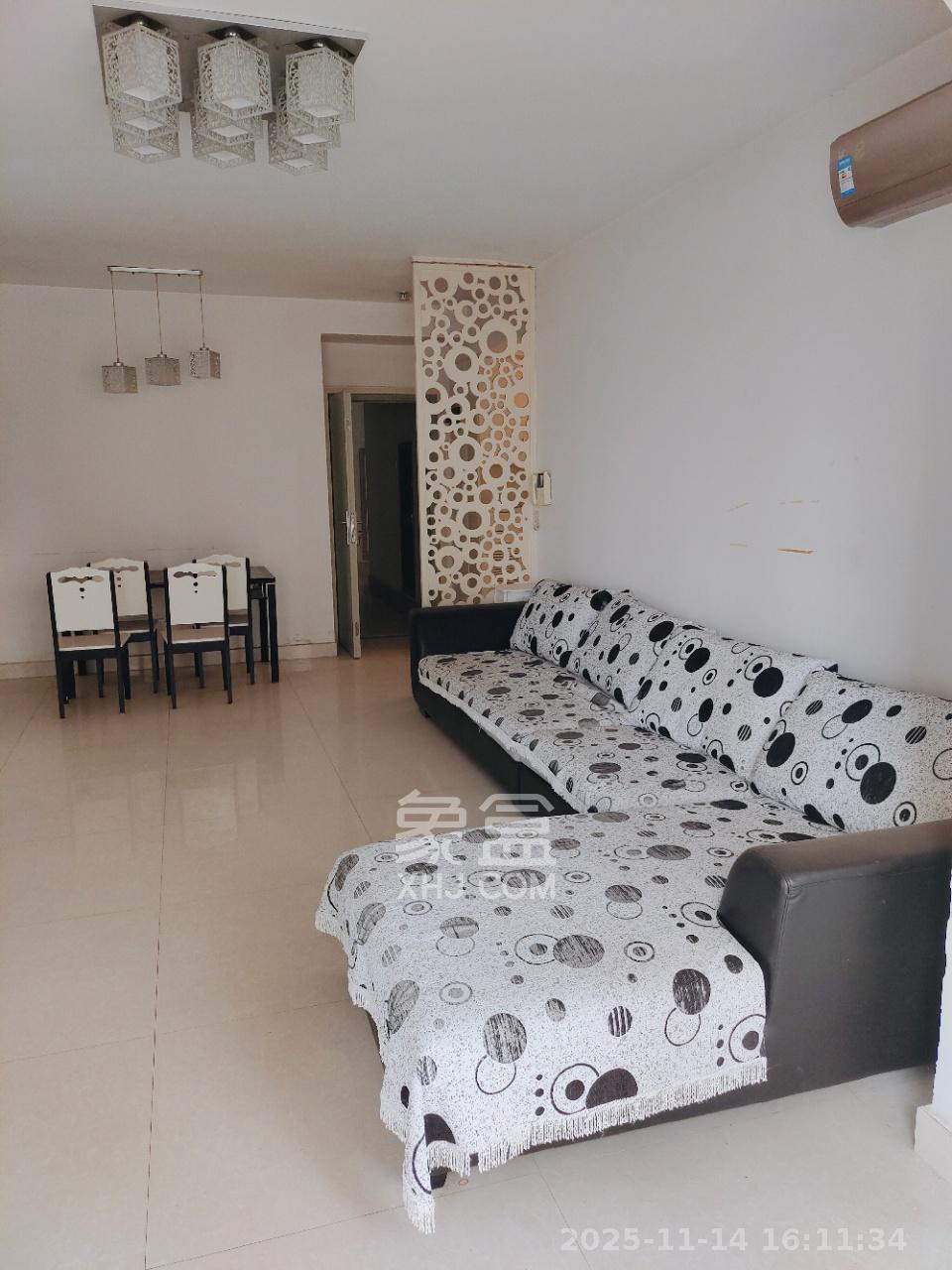 怡海星城  3室2厅1卫    1800.0元/月室内图