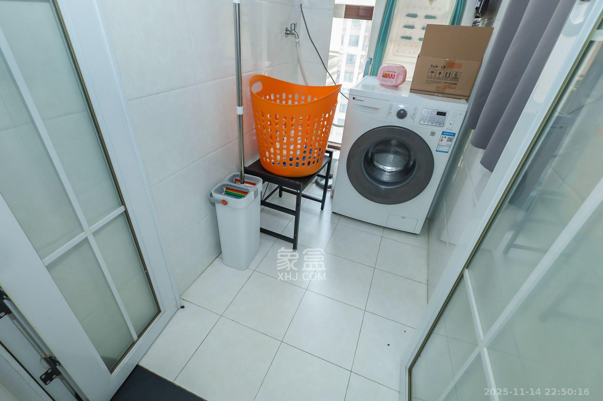 世茂外滩里(世茂铂翠湾三期) 3室2厅1卫 3400.0元/月 世茂外滩里(世茂铂翠湾三期) 3室2厅1卫 3400.0元/月室内图