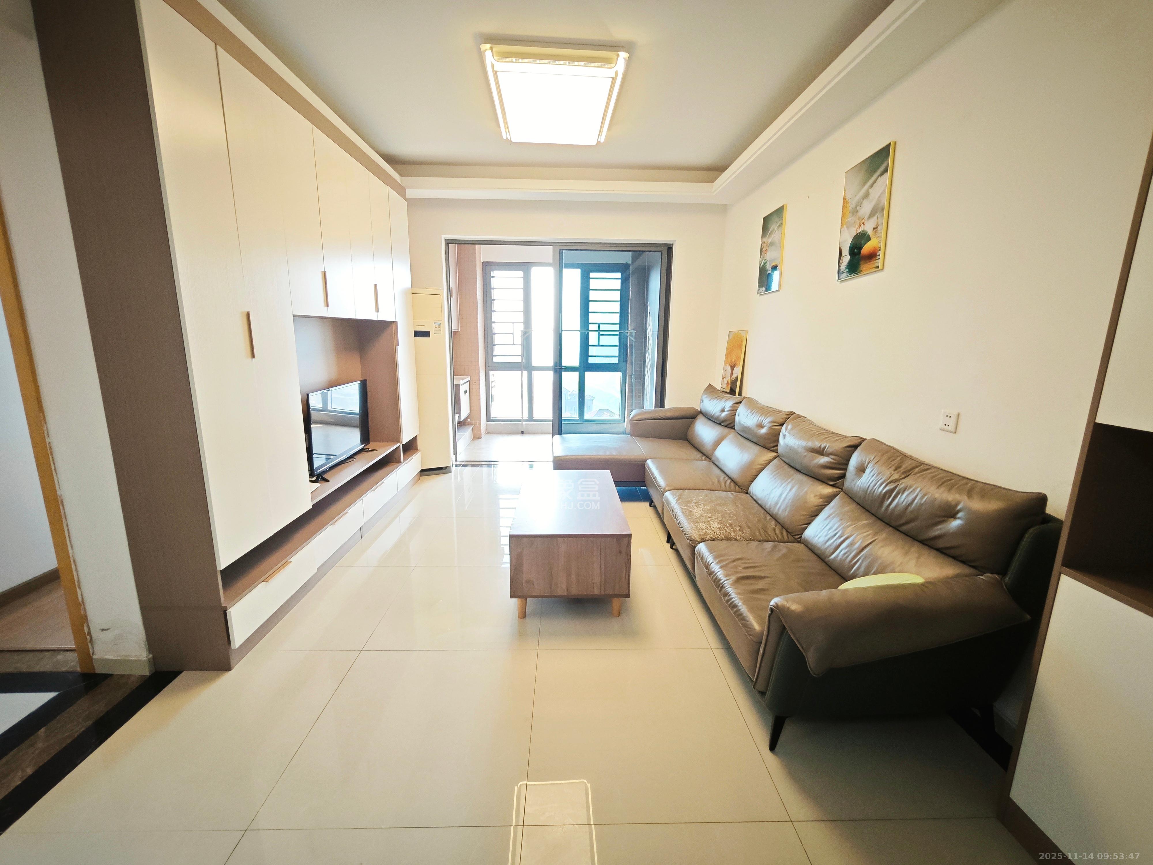 珠江郦城薰衣道 3室2厅1卫 2680.0元/月 珠江郦城薰衣道 3室2厅1卫 2680.0元/月室内图