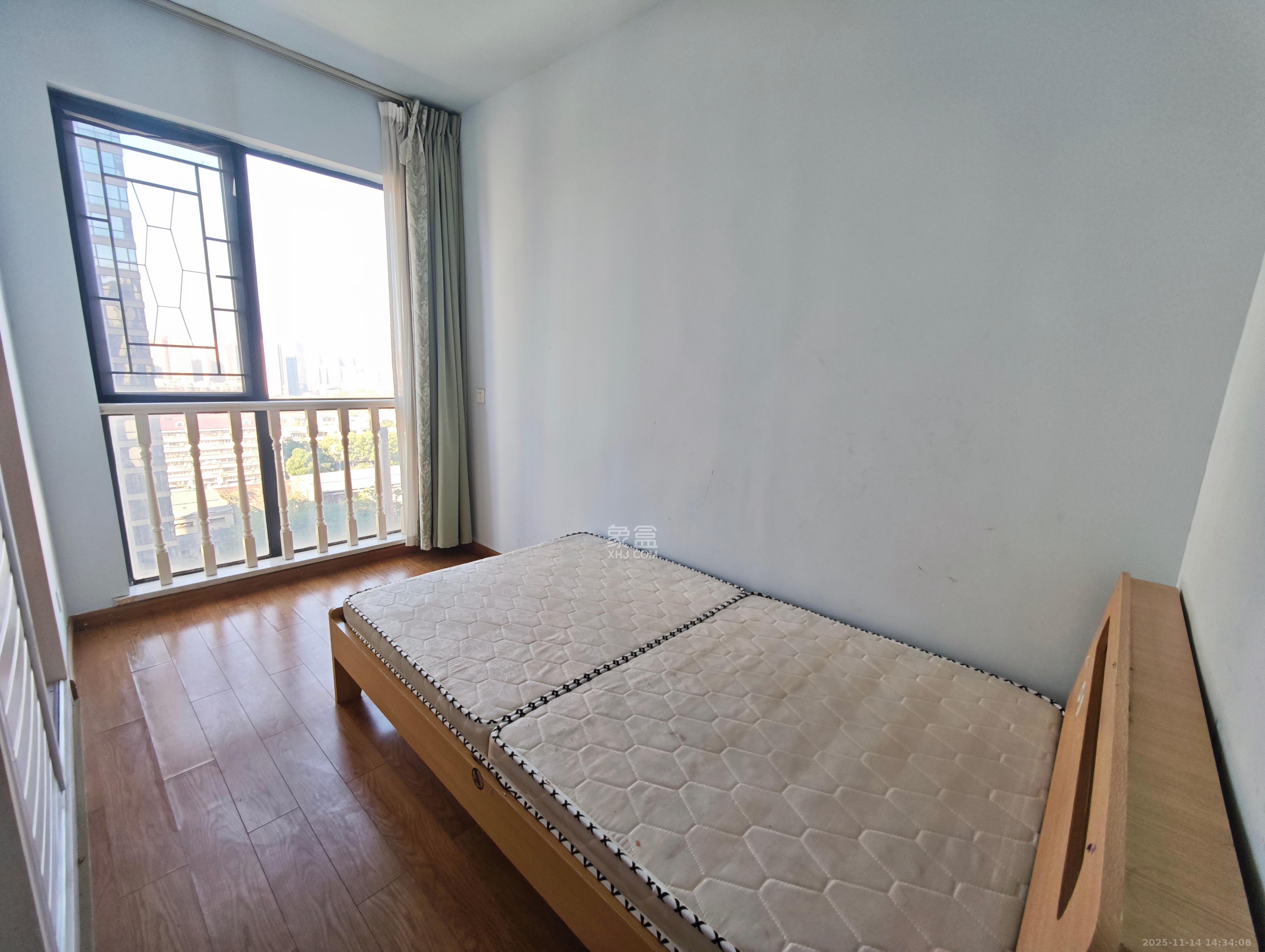 融科东南海 4室2厅2卫 3200.0元/月 融科东南海 4室2厅2卫 3200.0元/月室内图