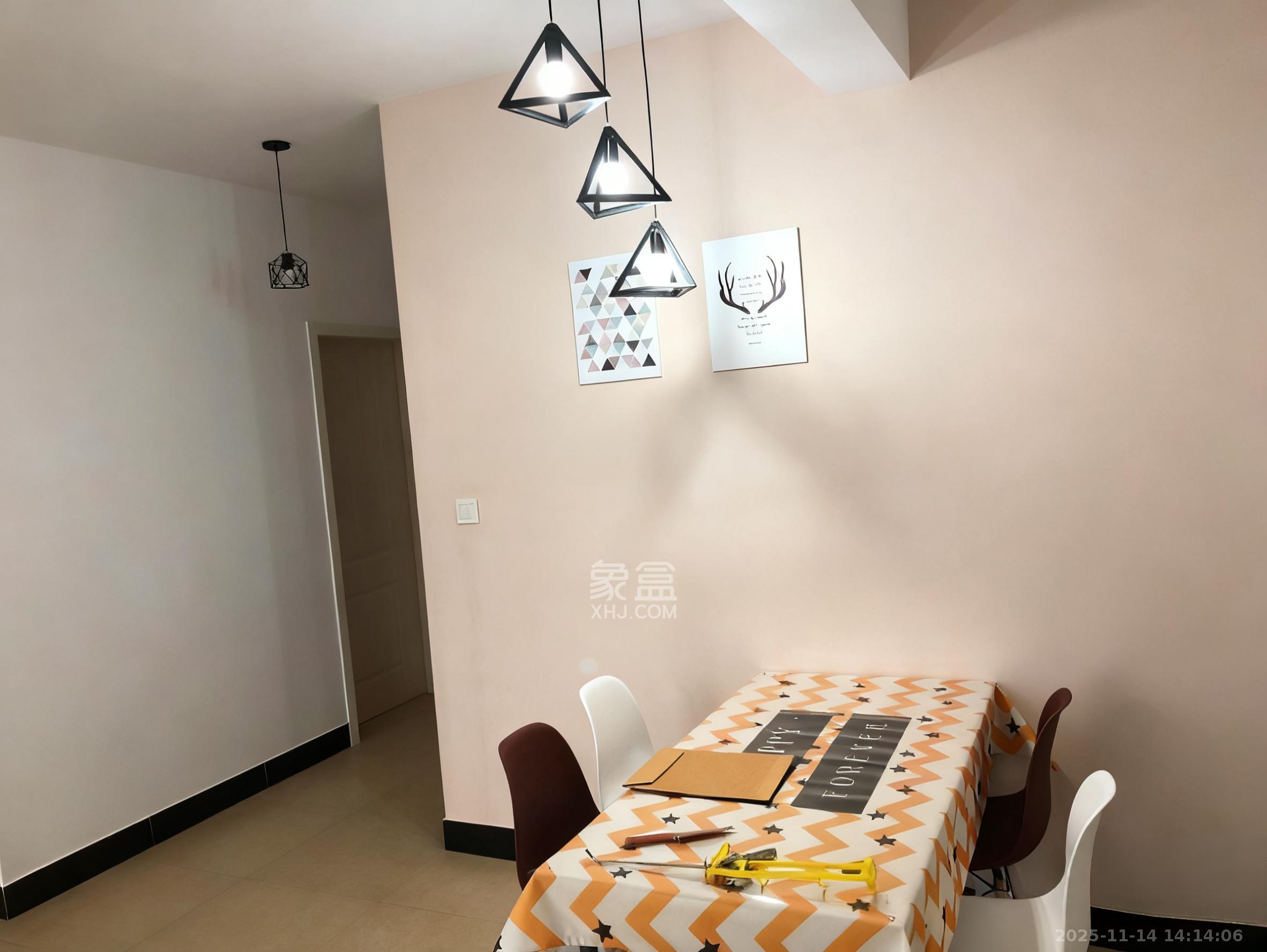 爵世名邸东湖（东湖壹号企业总部基地）  4室2厅2卫    2200.0元/月室内图