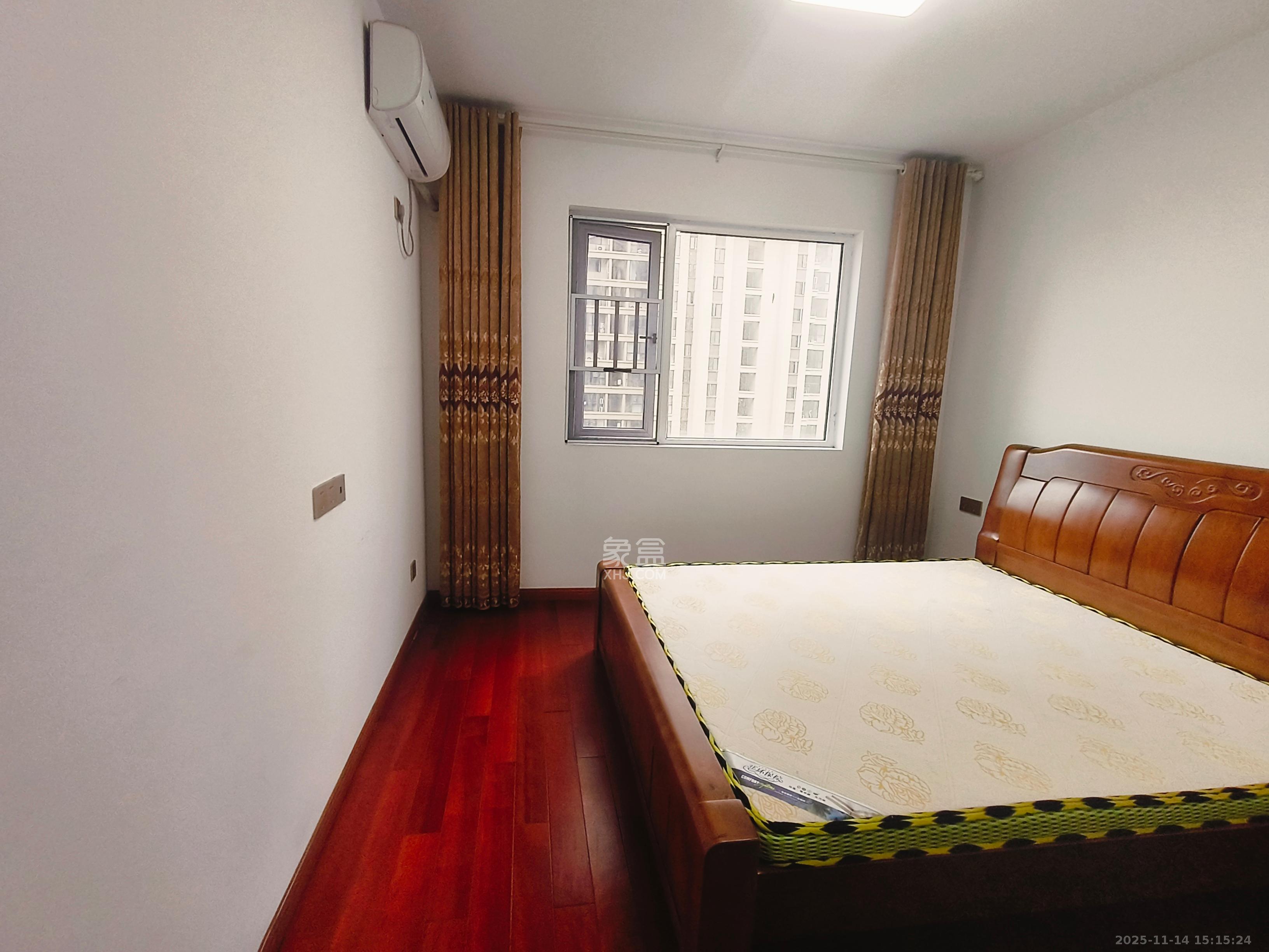 绿地新都会  1室0厅0卫    2300.0元/月室内图