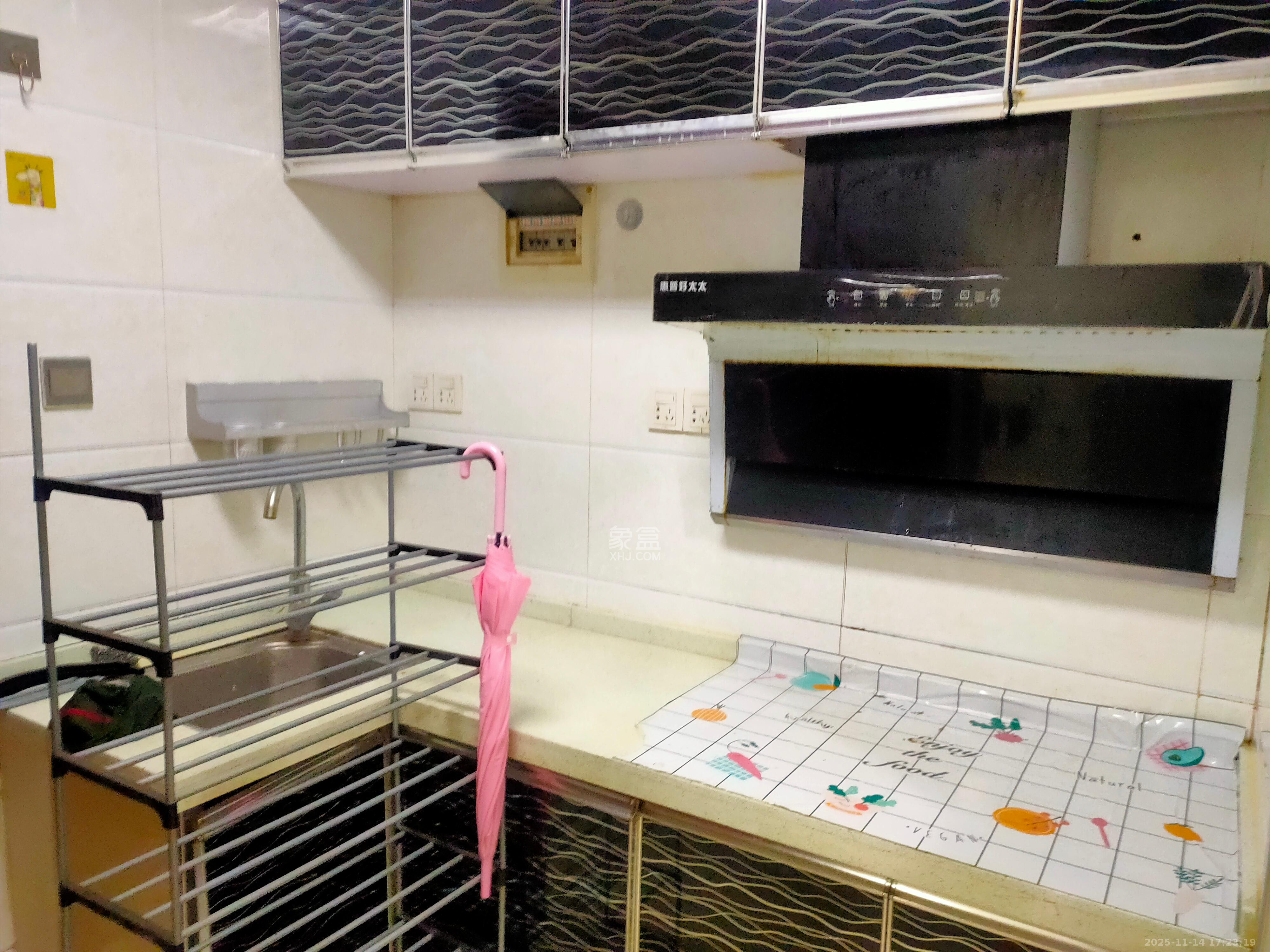 骑龙安置小区 1室1厅1卫 1200.0元/月 骑龙安置小区 1室1厅1卫 1200.0元/月室内图