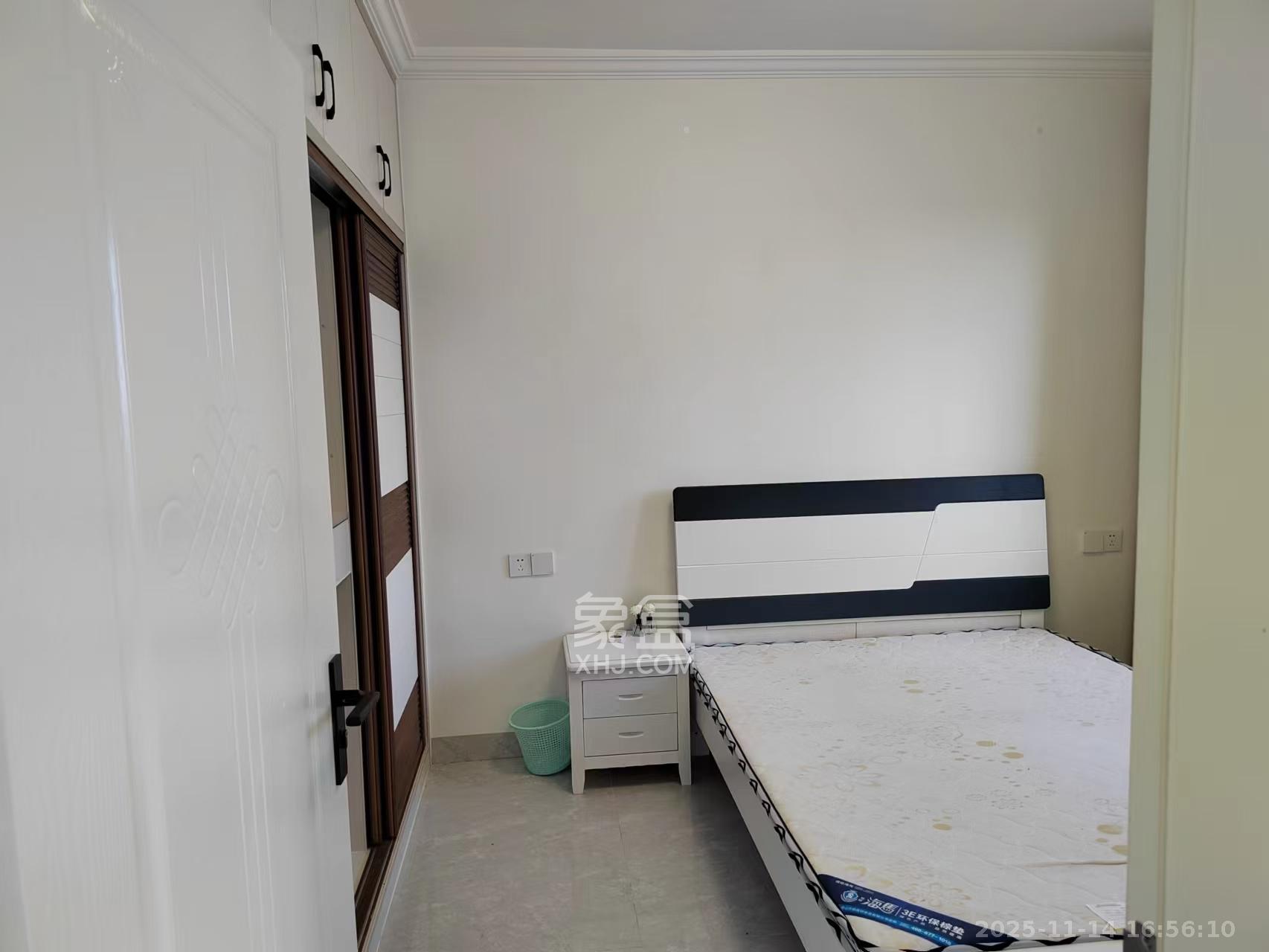 荣泰广场  3室2厅1卫    2600.0元/月室内图