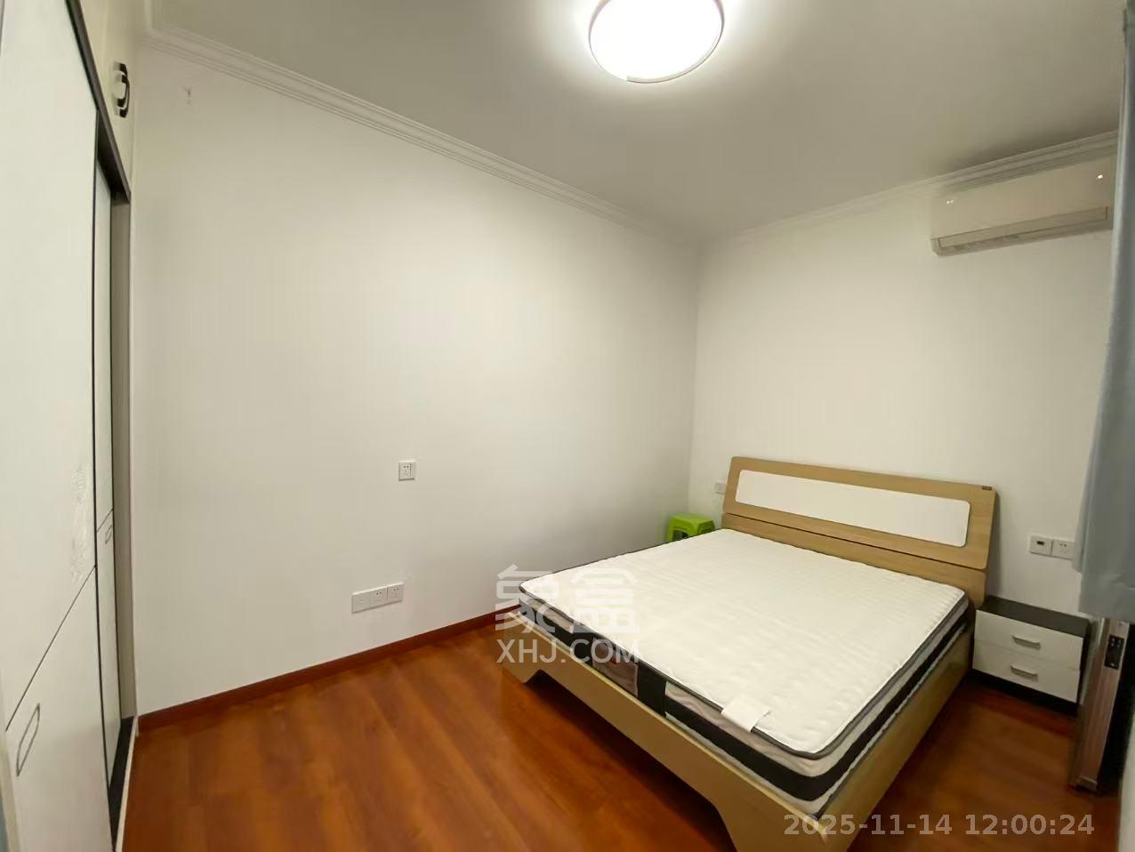 长房东旭国际  3室2厅2卫    3500.0元/月室内图