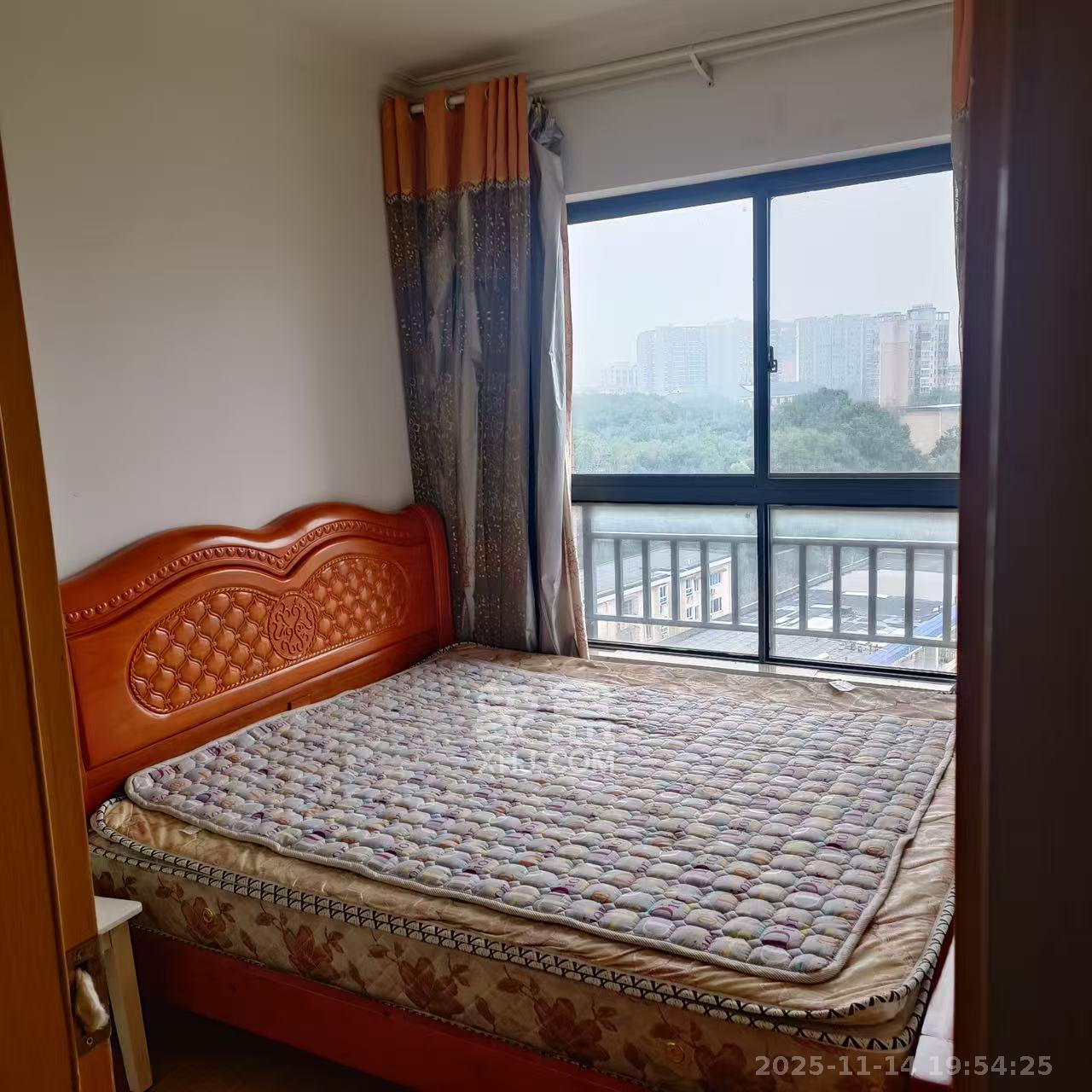 香樟兰亭（朗峰苑）  4室2厅2卫    2200.0元/月室内图