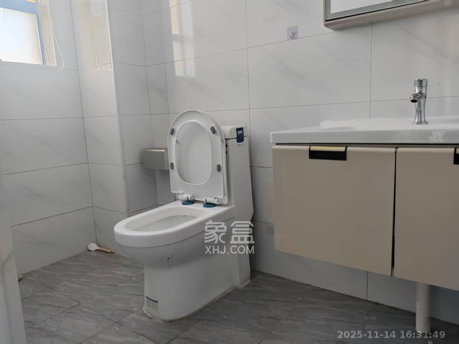 伊景园滨河苑  3室1厅1卫    2200.0元/月