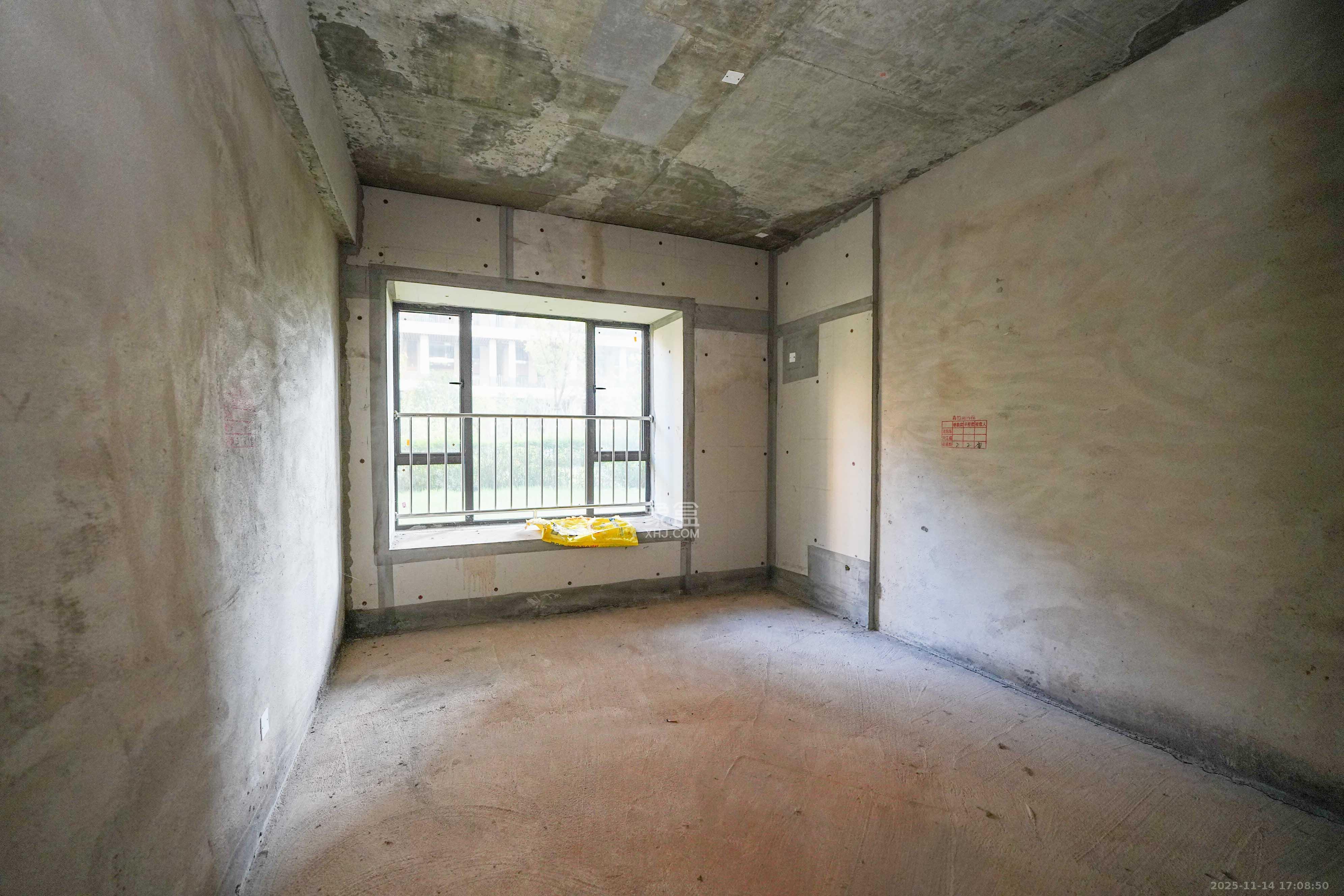 福天藏郡院子 3室2厅2卫 130.0万 福天藏郡院子 3室2厅2卫 130.0万卧室