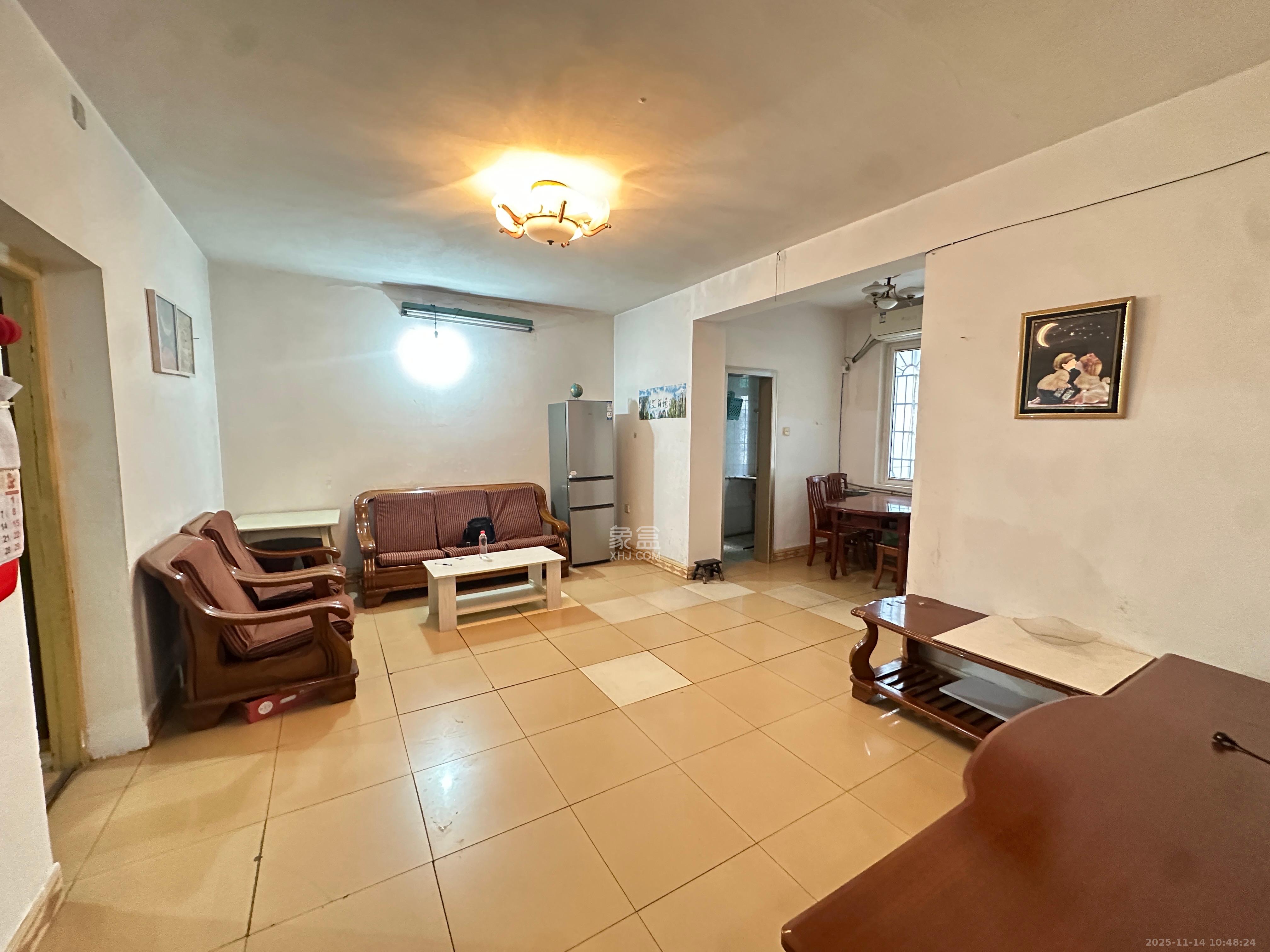 长沙理工大学黄土岭教职工住宅区 2室2厅1卫 1800.0元/月 长沙理工大学黄土岭教职工住宅区 2室2厅1卫 1800.0元/月室内图