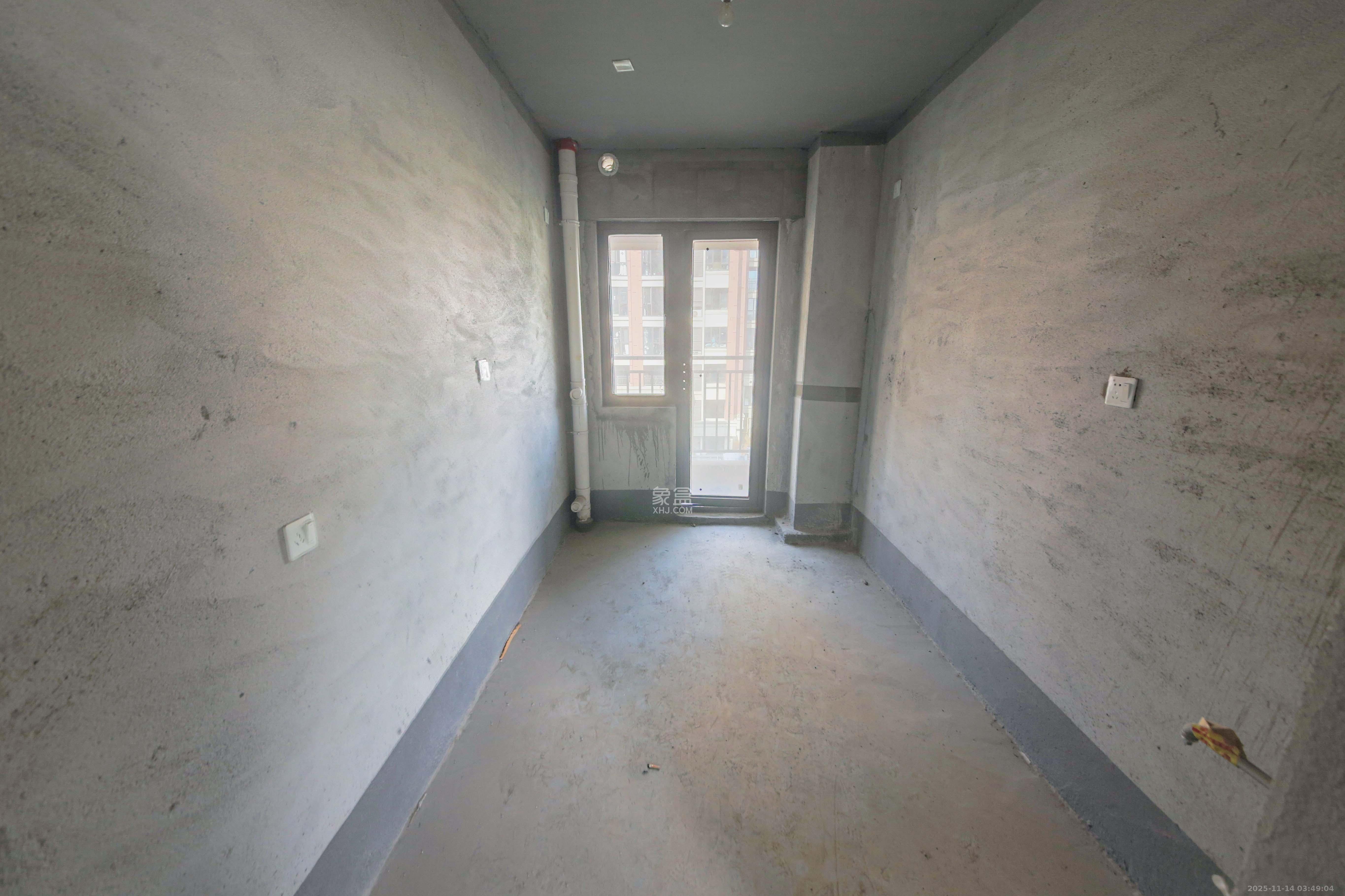 香缇雅苑（鑫远翡丽郡二期）  4室2厅2卫    176.0万厨房